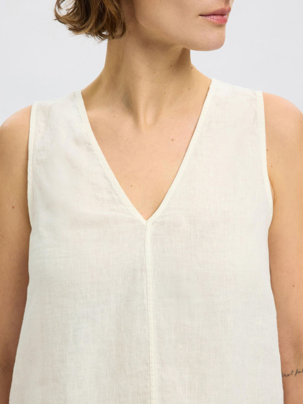 SELECTED Linna Reversible Linen Top in White