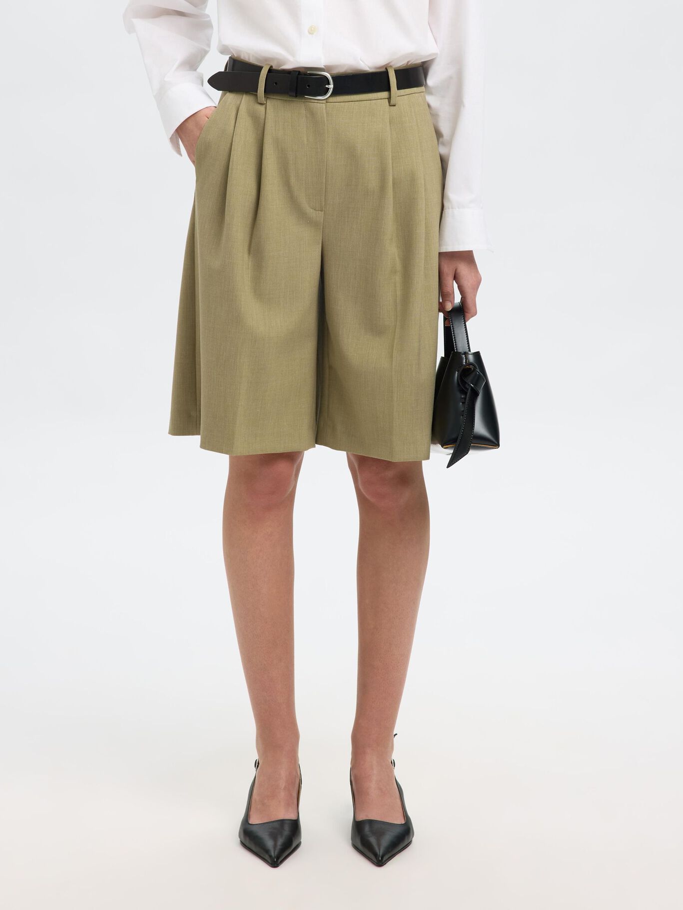 SELECTED Bermuda Rita Shorts in Slate Green
