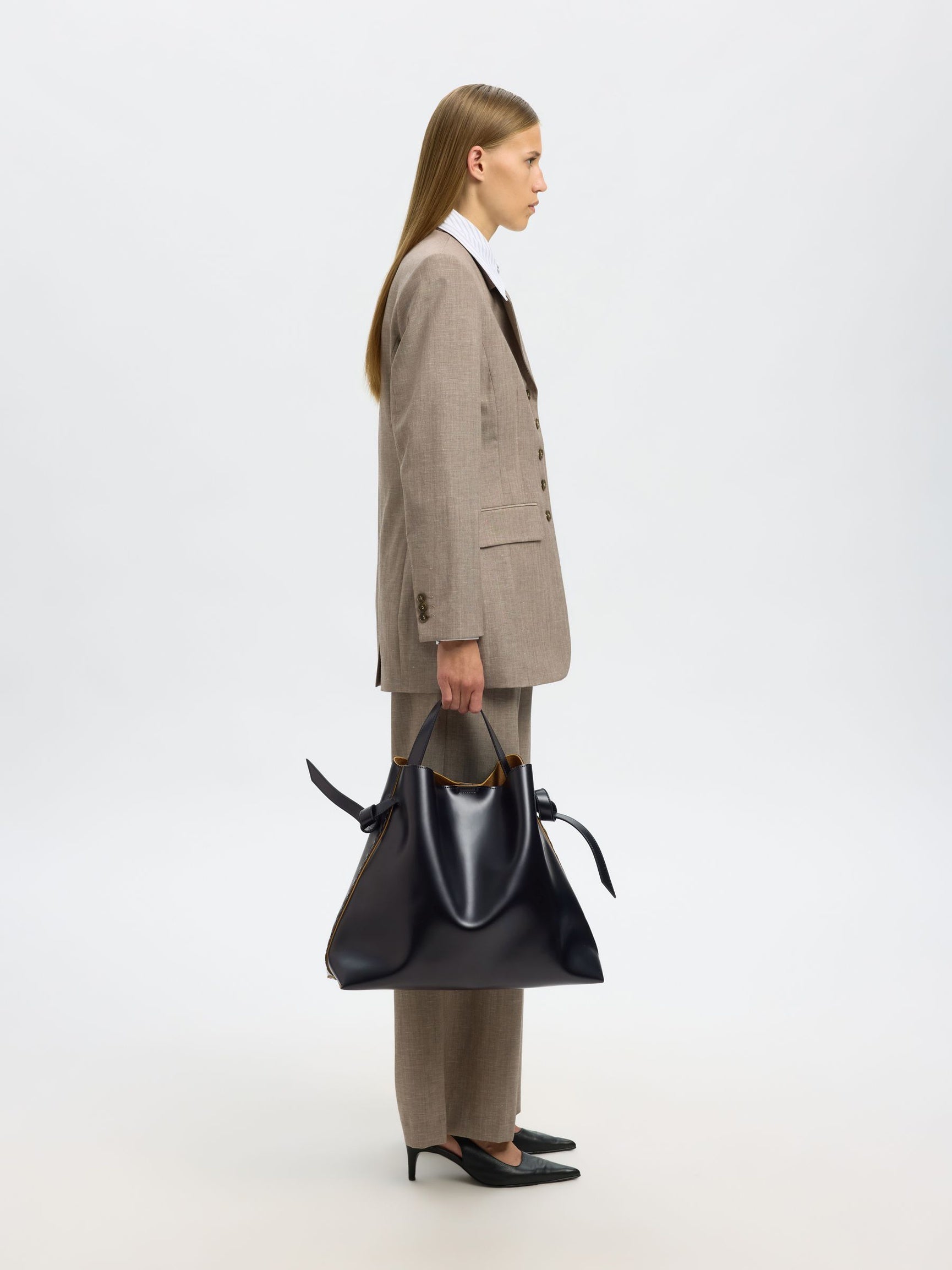 SELECTED Stella Leather Bag in Black