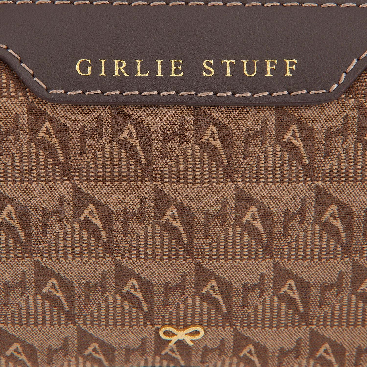 AH Girlie Stuff in Dark Earth