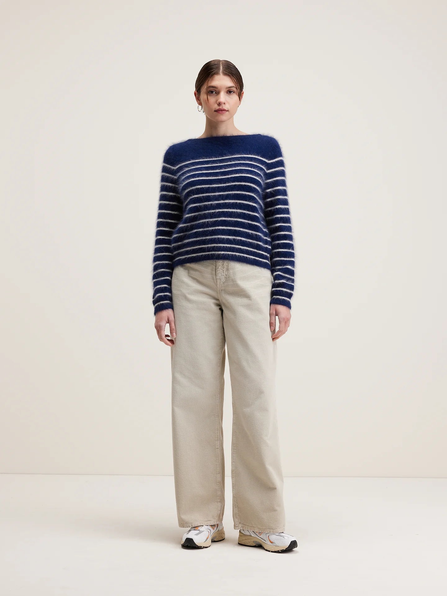 BR Dato Knit in Navy, White