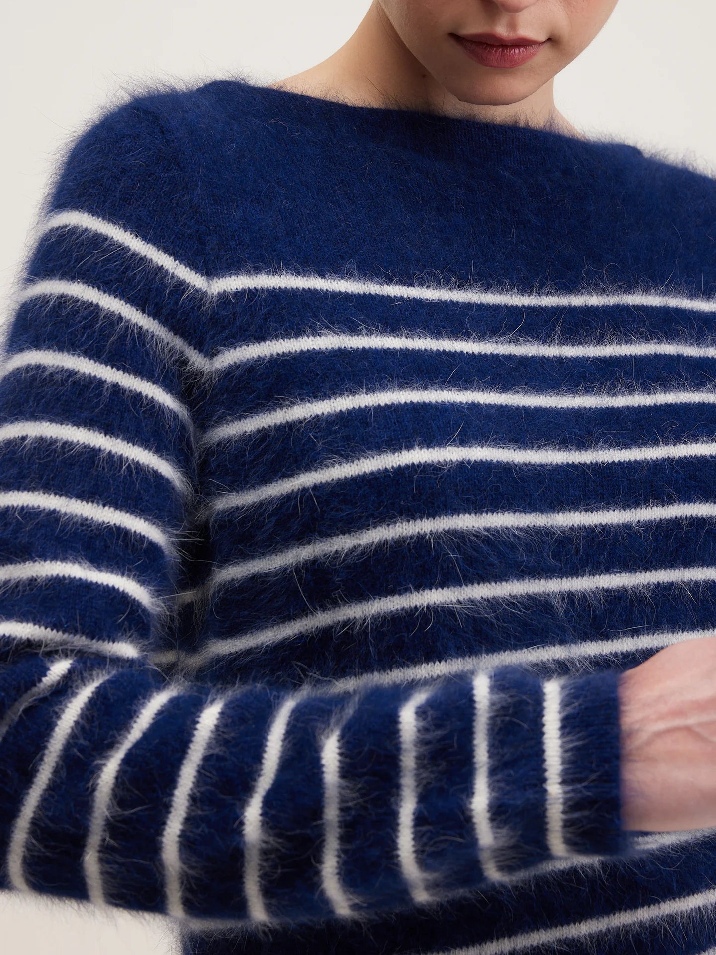 BR Dato Knit in Navy, White