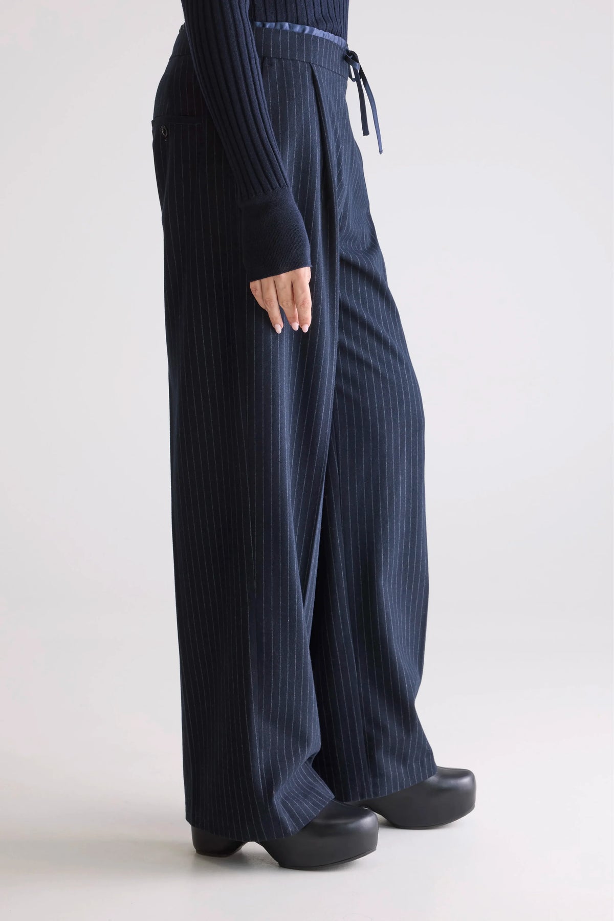 Bellerose Turin Trousers in Anthracite