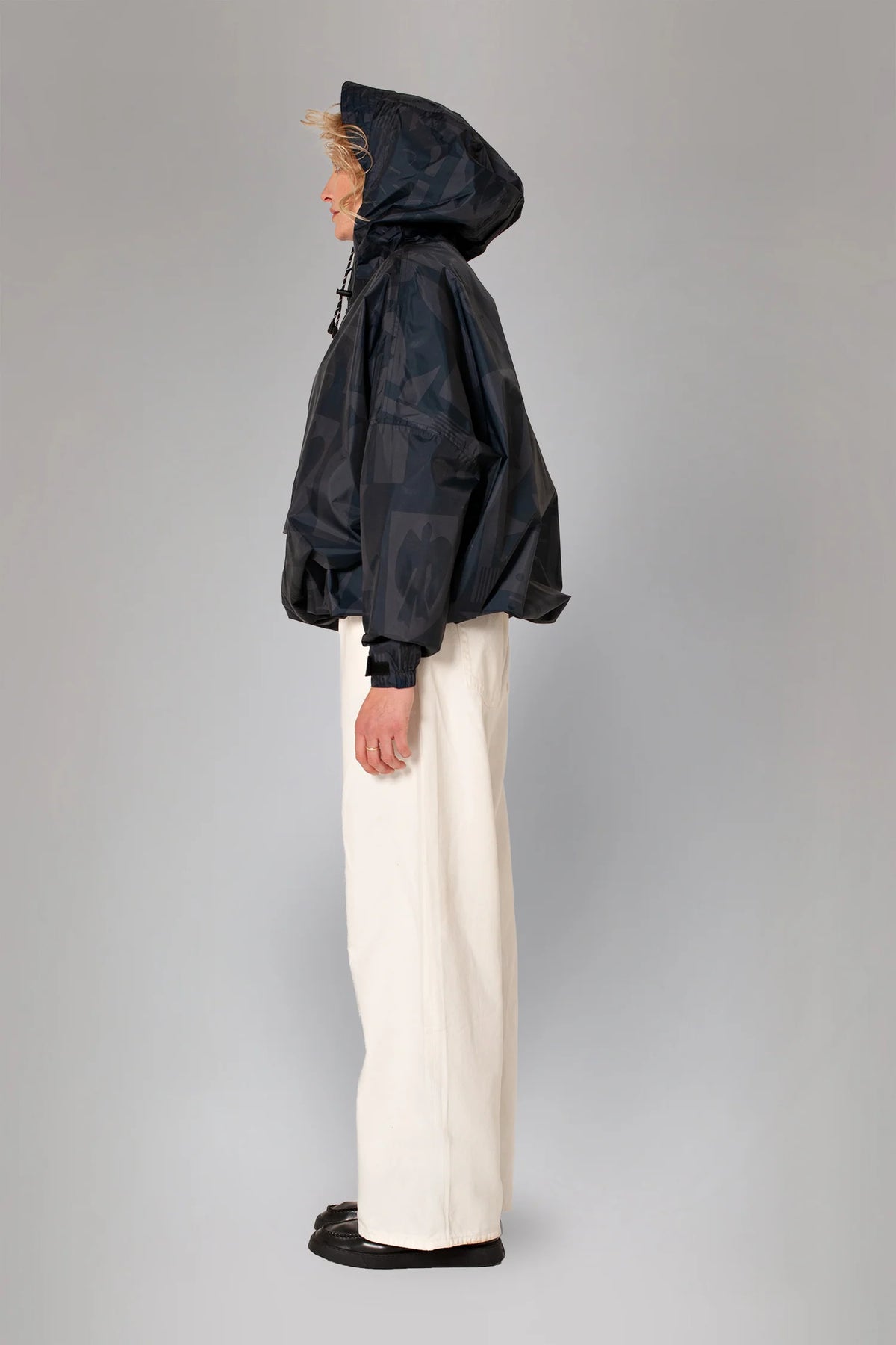 Rainkiss Anorak in Back to Black