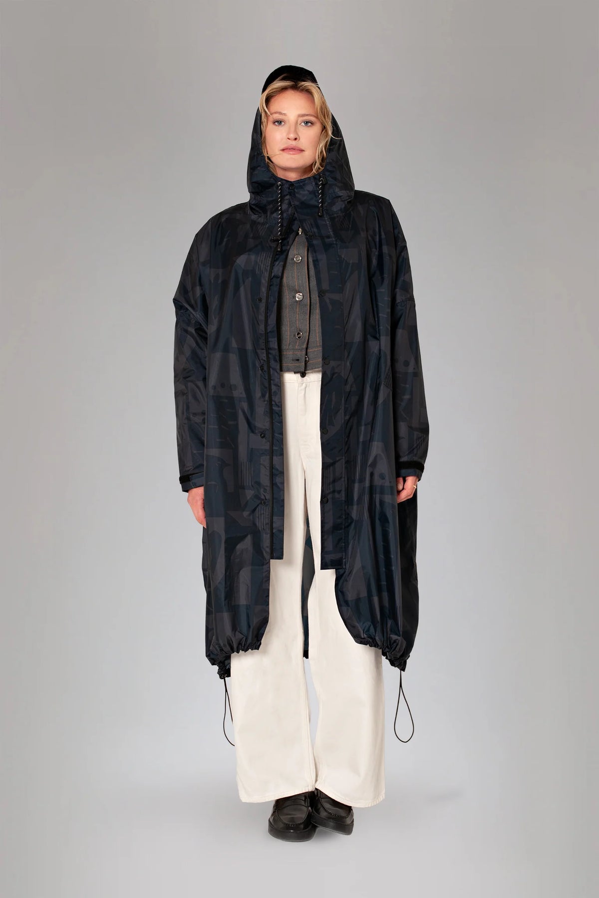 Rainkiss Raincoat in Back to Black