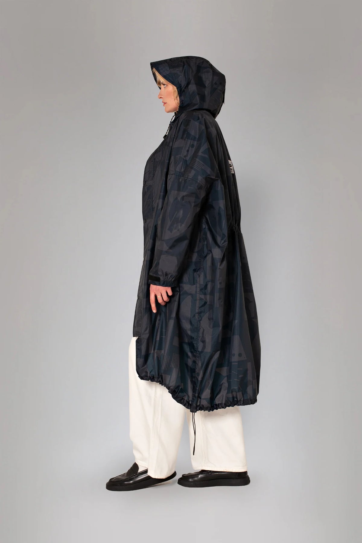 Rainkiss Raincoat in Back to Black