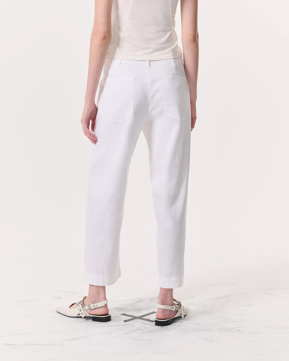 R&B Banks Linen Pant in White