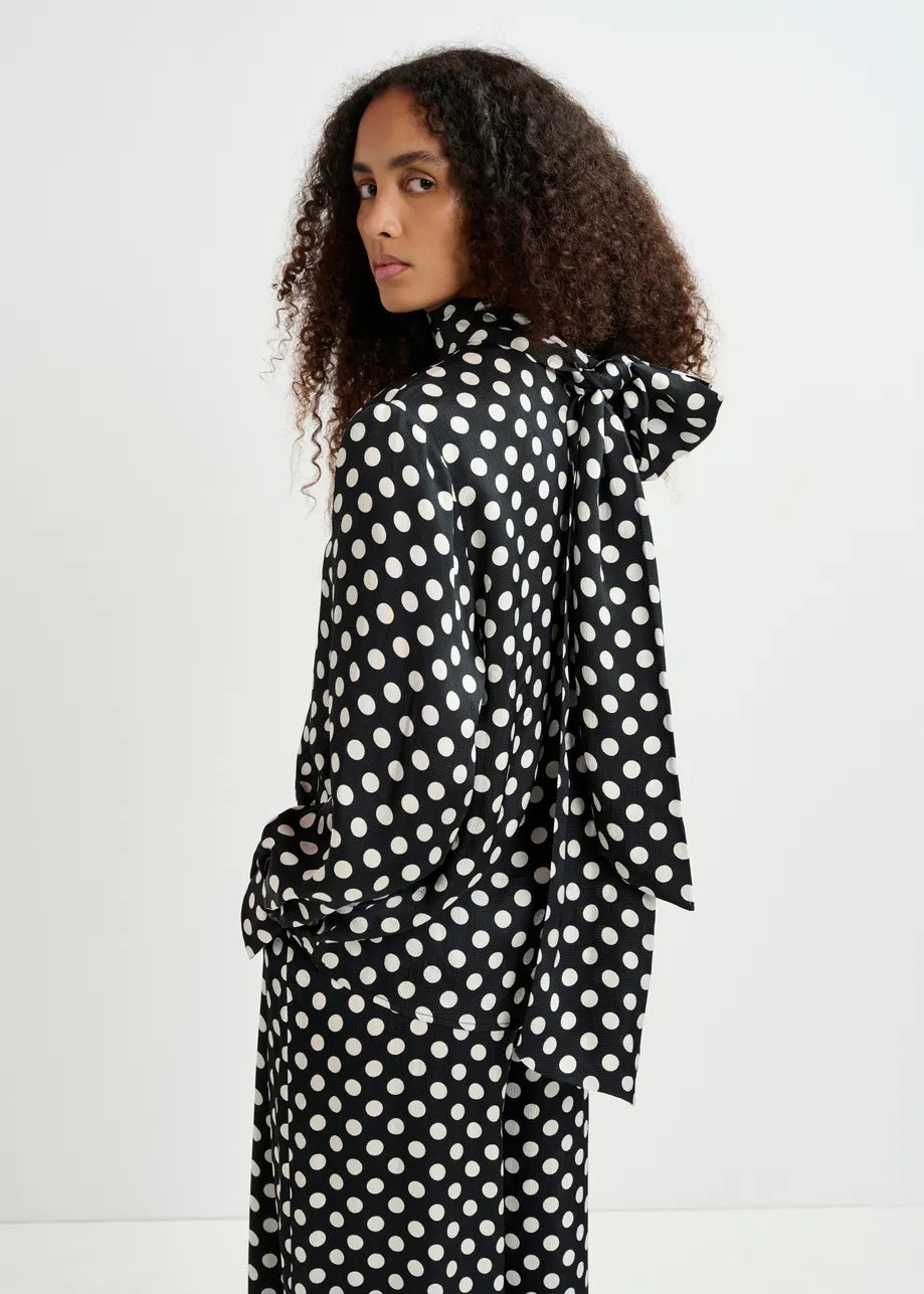 EA Gaurus Pussy Bow Tie Top in Black