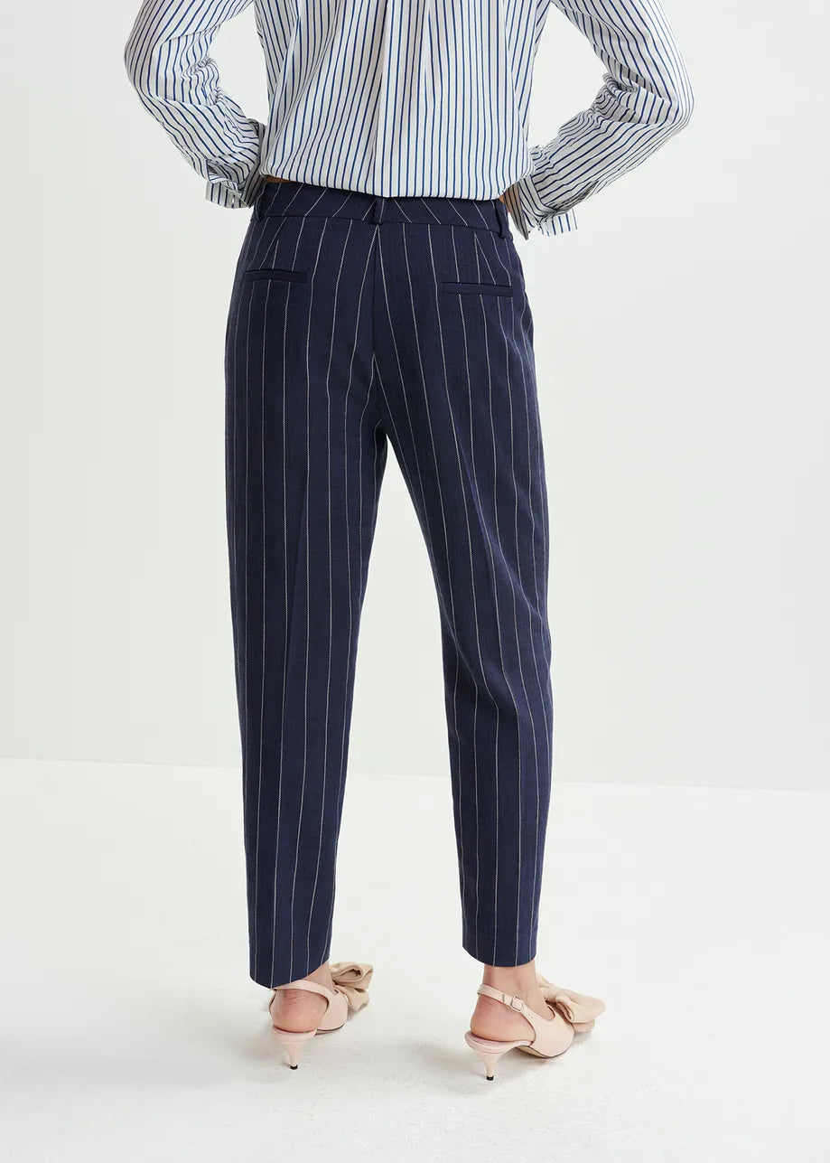 EA Host Carotte Leg Pants in Dark Sapphire