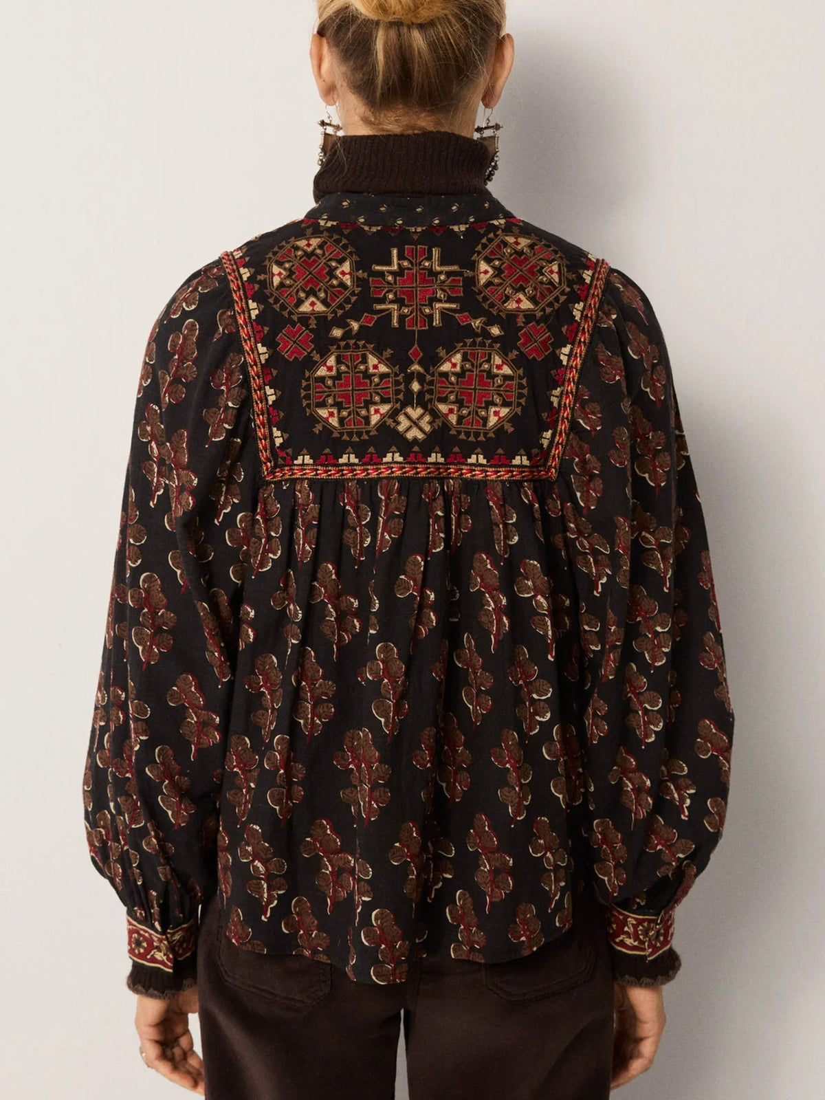 Maison Hotel Scarlet Blouse in Black Coffee