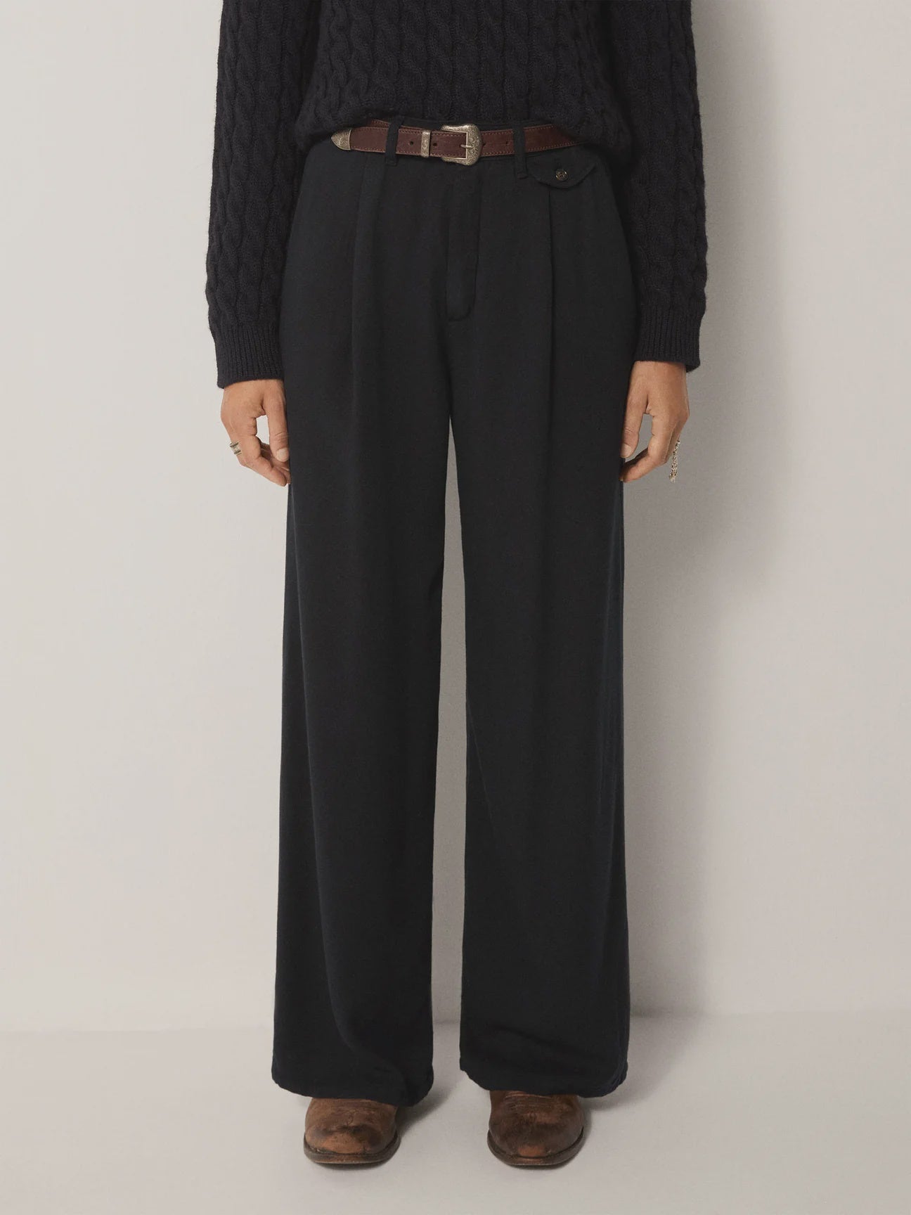 Maison Hotel Keaton Pant in Night Blue