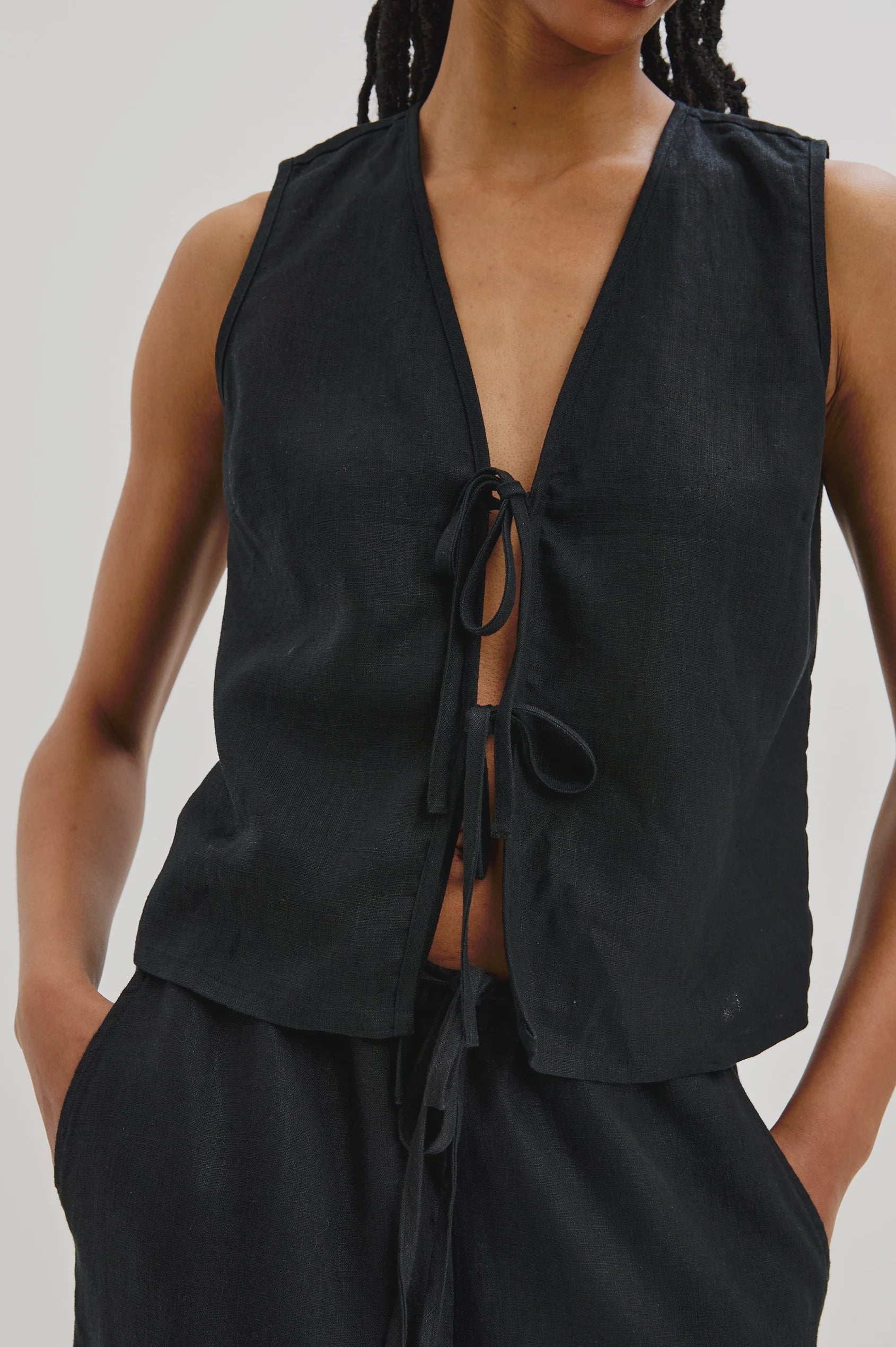 RAILS Oregon Tie Top in Black