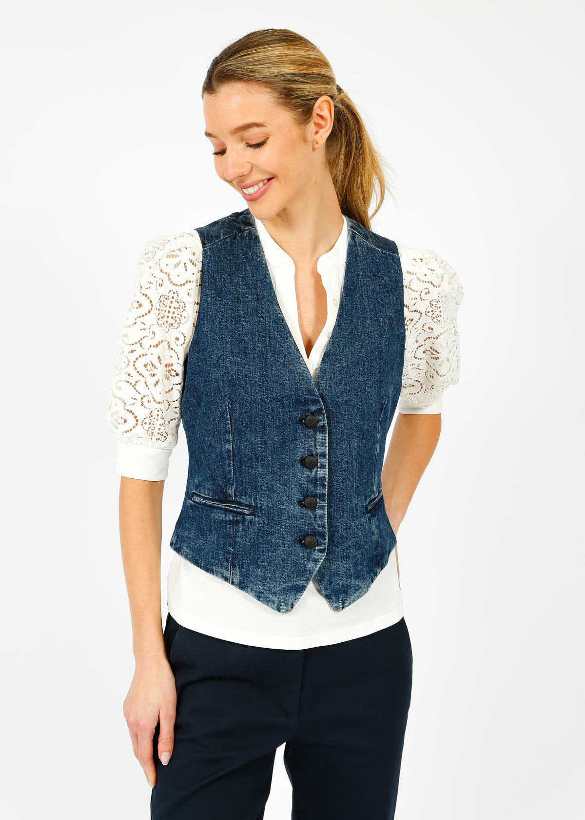 R&B Priya Vest in Ari
