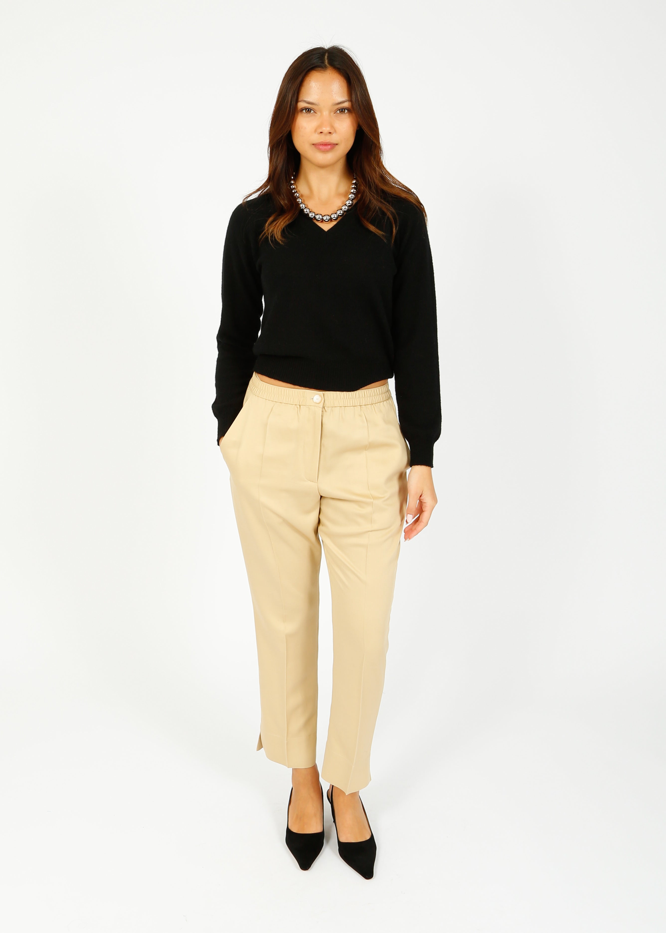 JU Crop Vee in Black