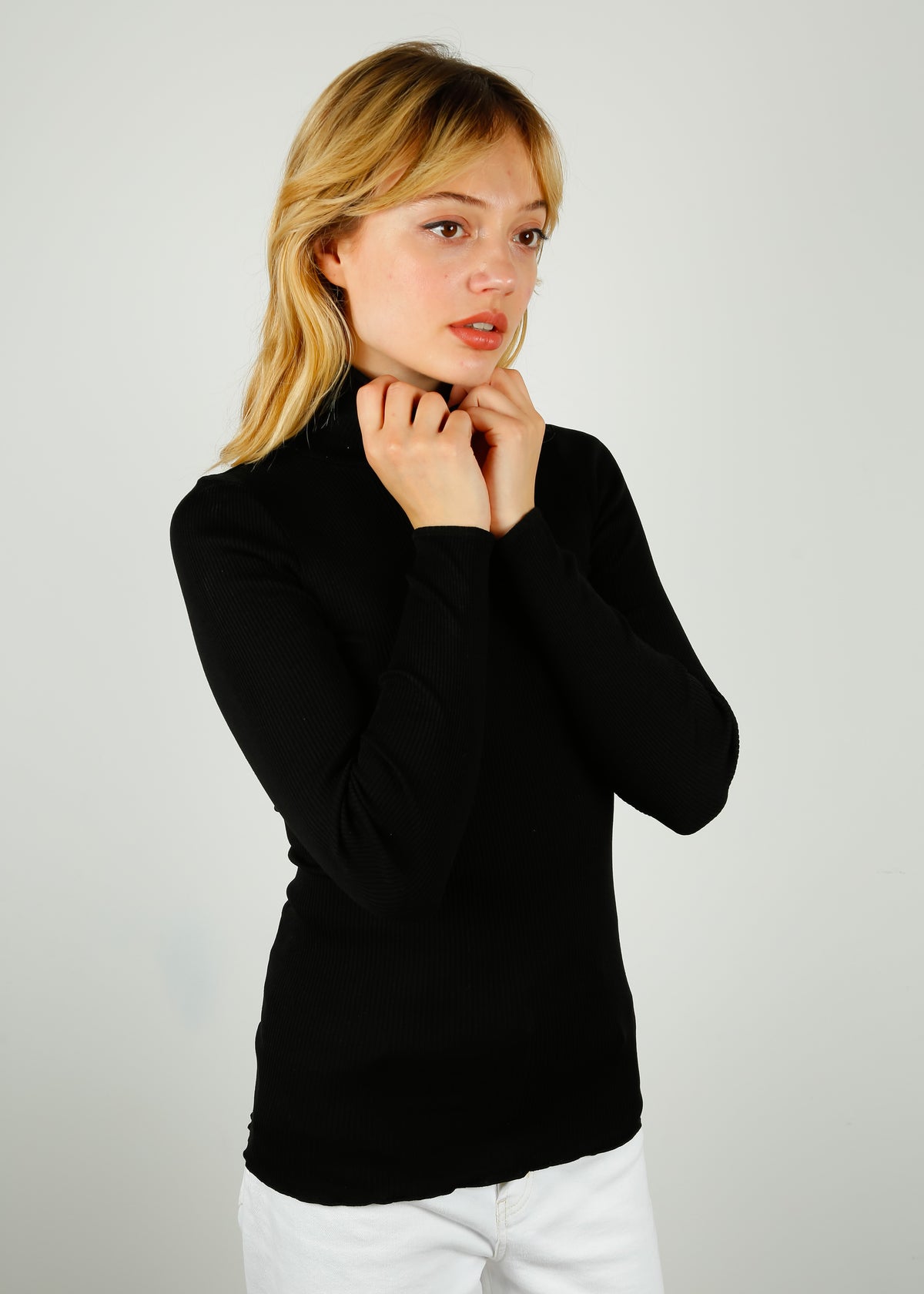 ROSEMUNDE Babette Roll Neck in Black