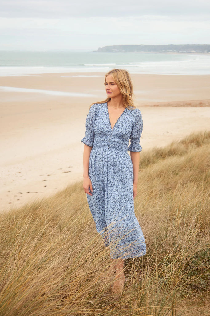 ST. CLAIR Harriet Dress – Denim Poppy Organic Cotton Midi Dress – shopatanna