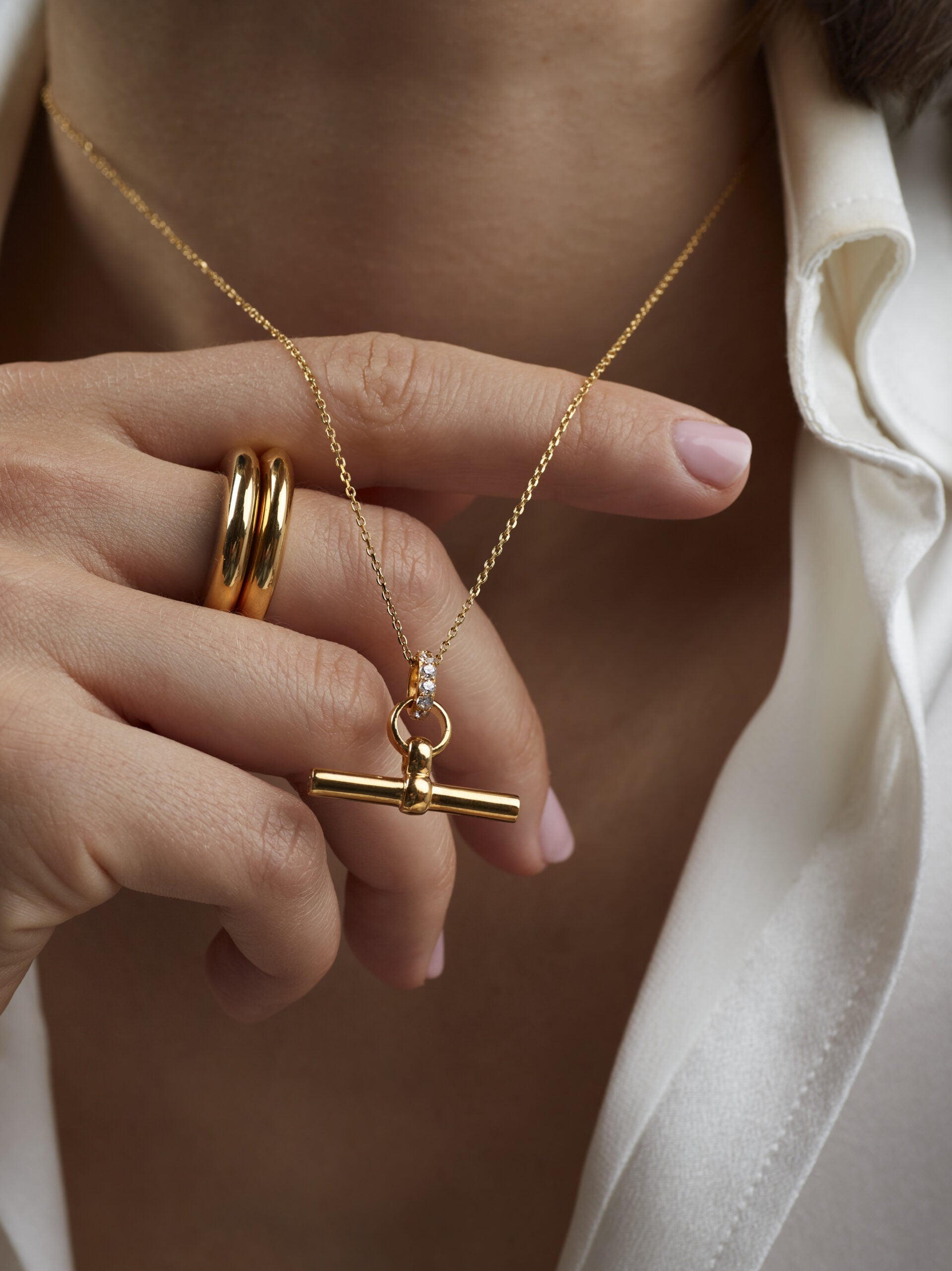 Tilly Sveaas Small Jewelled T Bar on Gold Trace Chain