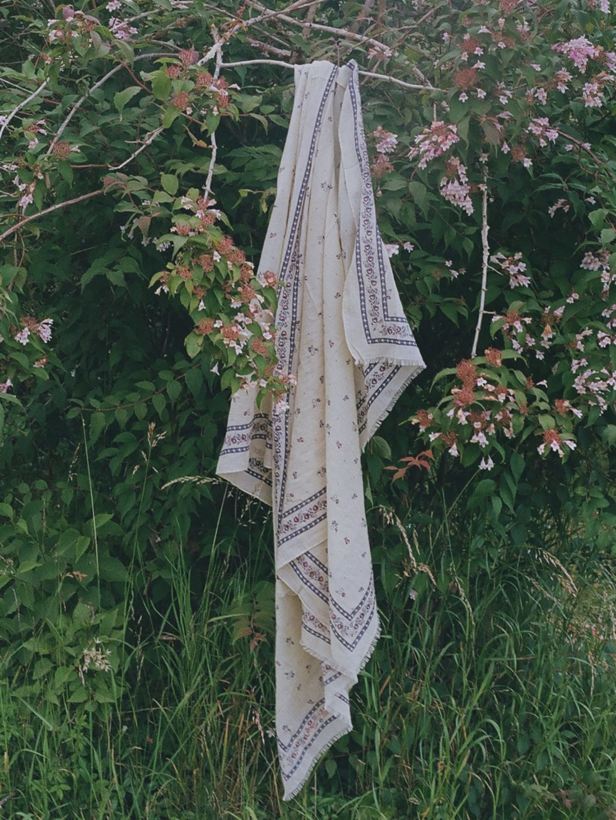 Becksondergaard Floaisley Corga Scarf in Birch, White