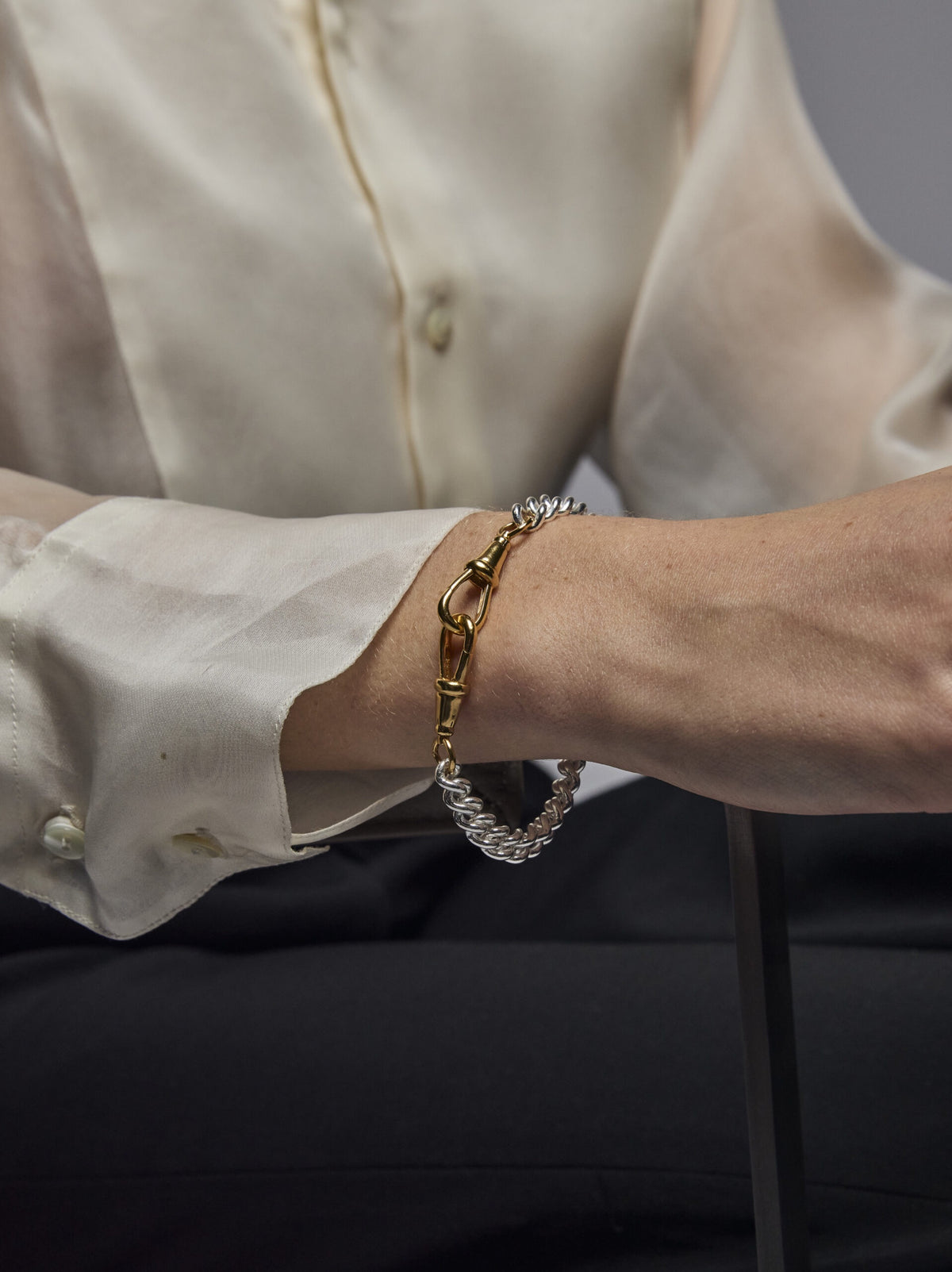 Tilly Sveaas Medium Silver and Gold Curb Clipt Bracelet