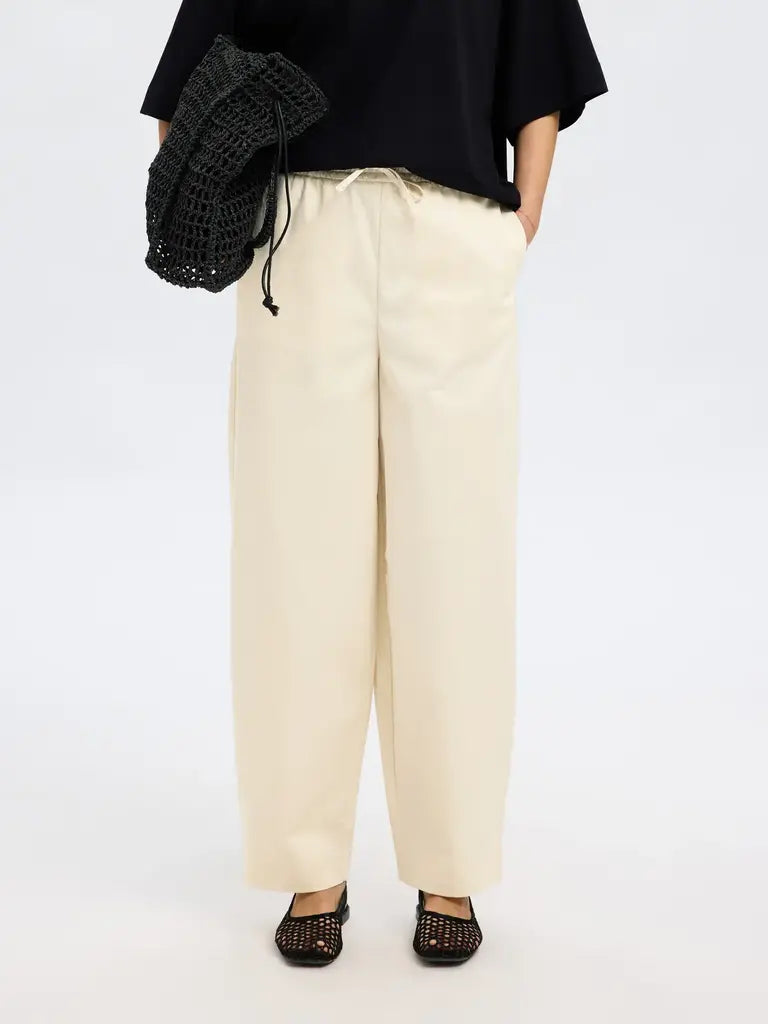 SELECTED Juma Loose Barrel Pant in Birch