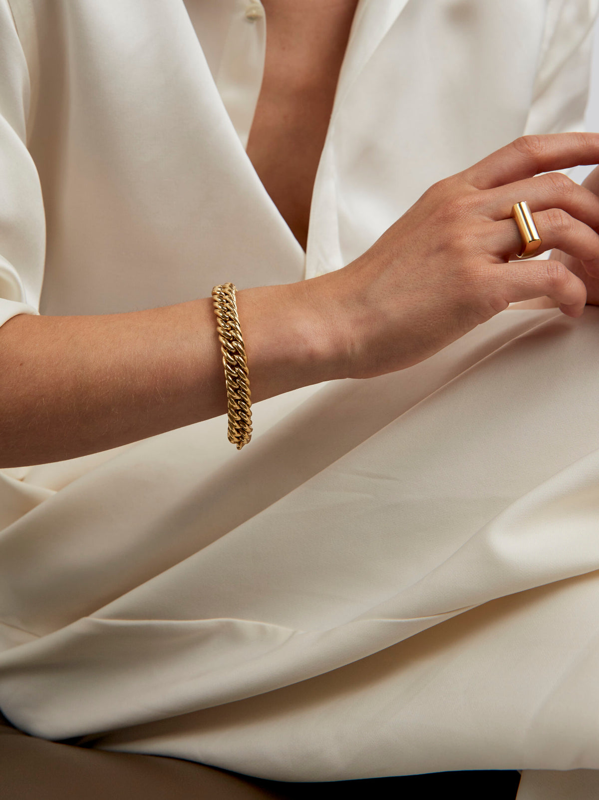 Tilly Sveaas Small Gold Curb Link Bracelet