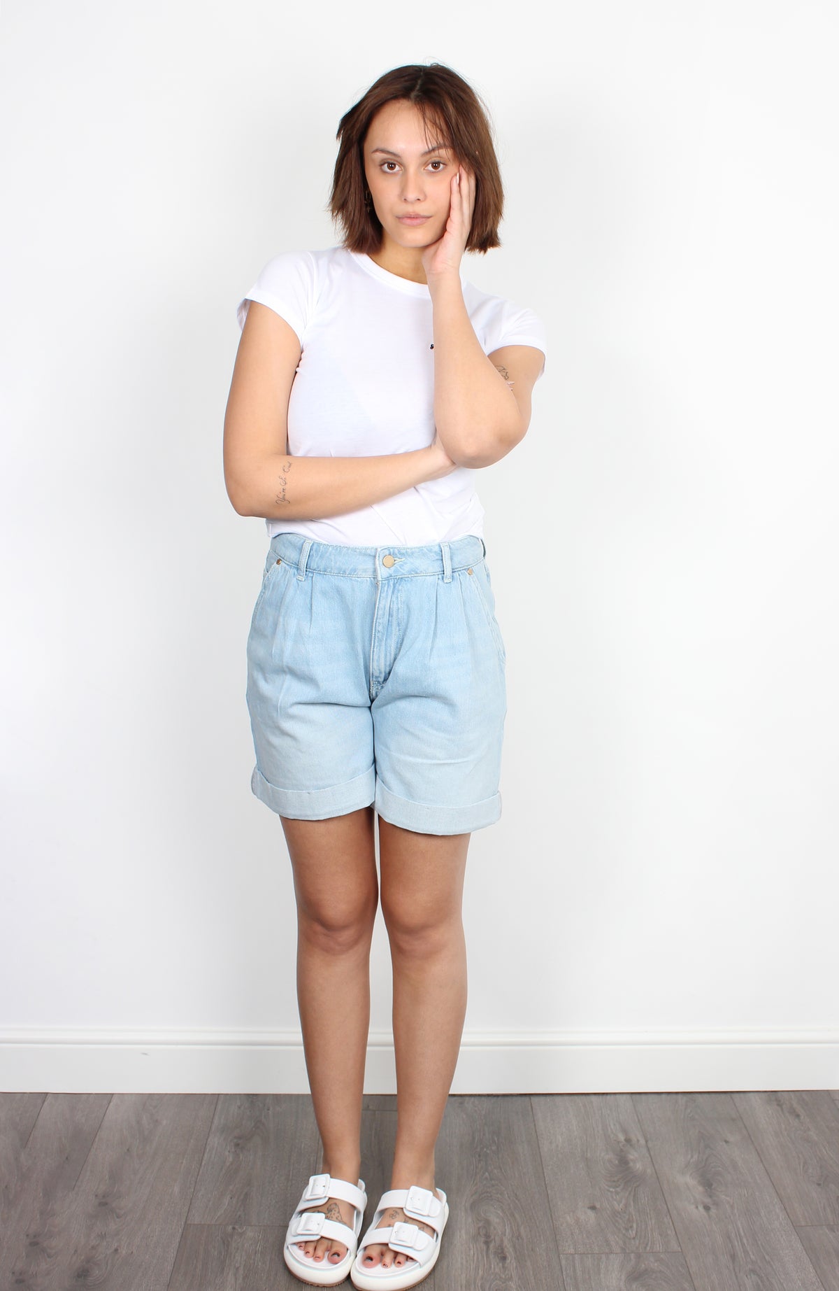 Essentiel Antwerp Buy pleated denim shorts
