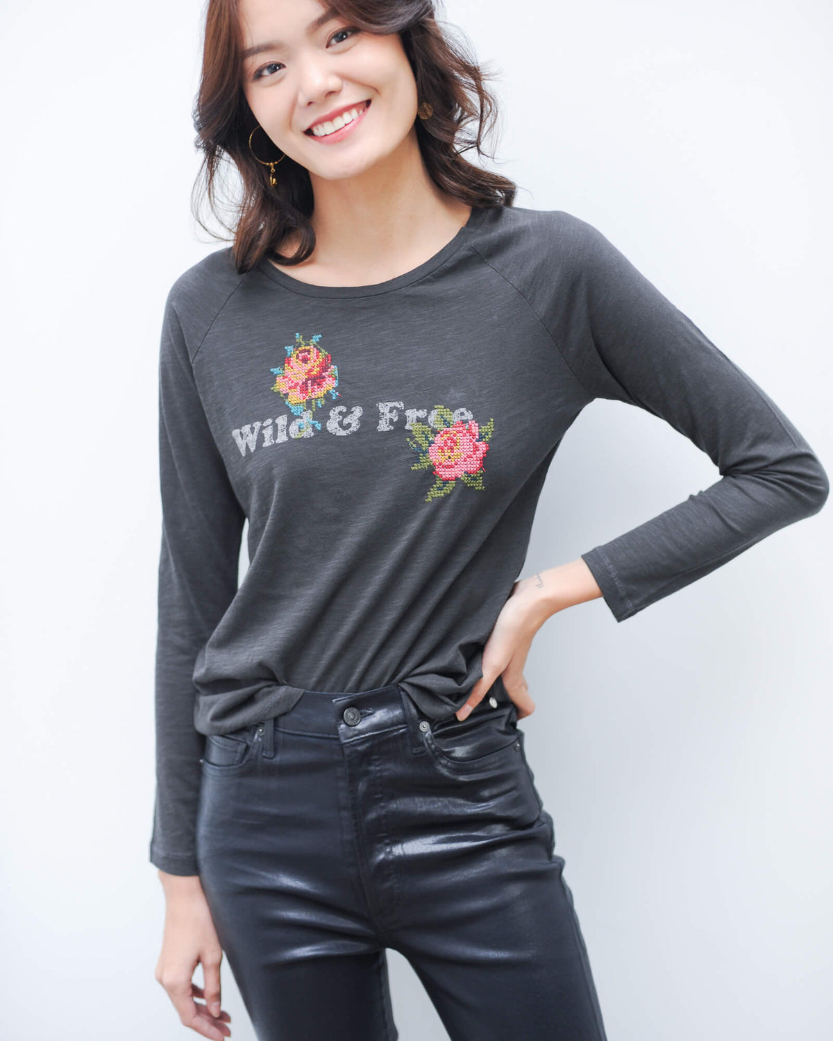 Y 29217 wild and free tee in anthracite