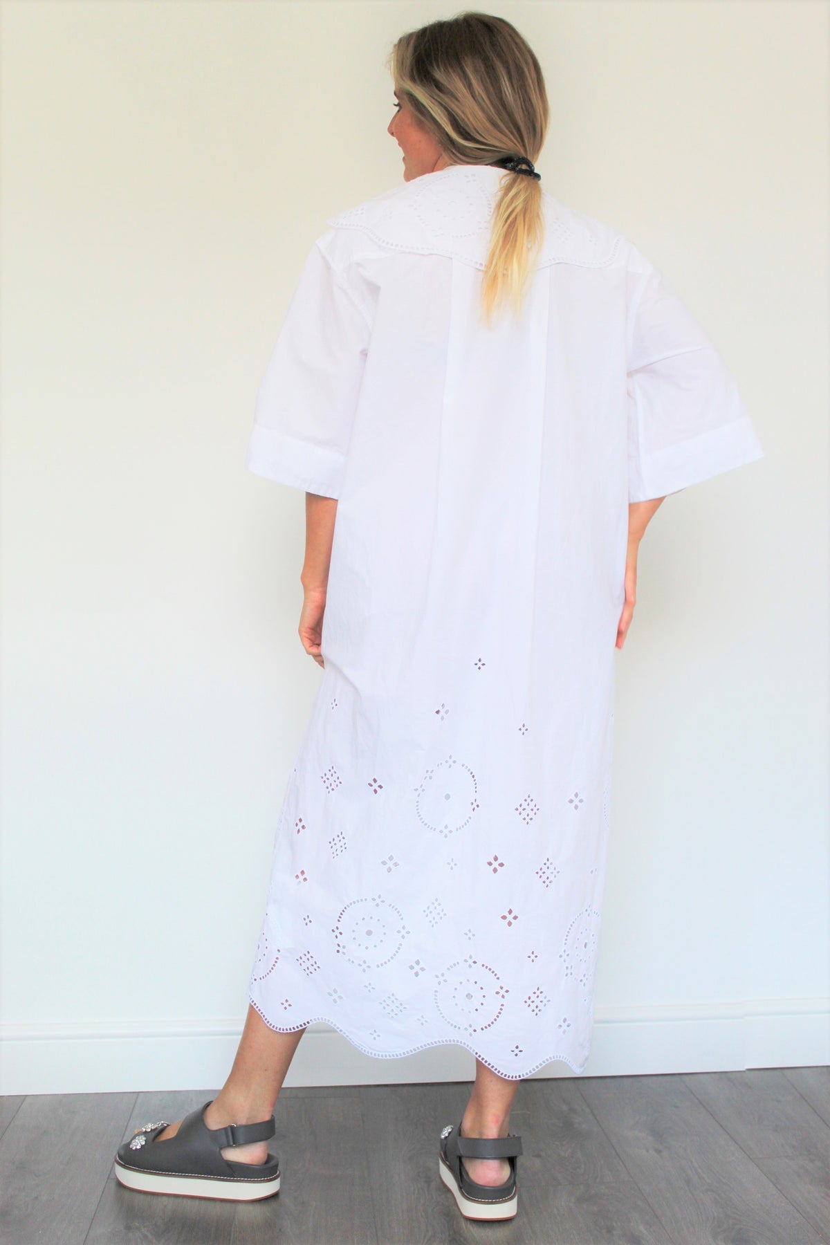 GANNI F5990 Broderie Oversized Dress in White