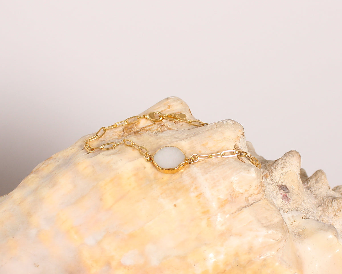 HANKA Kara Bracelet in White Agate