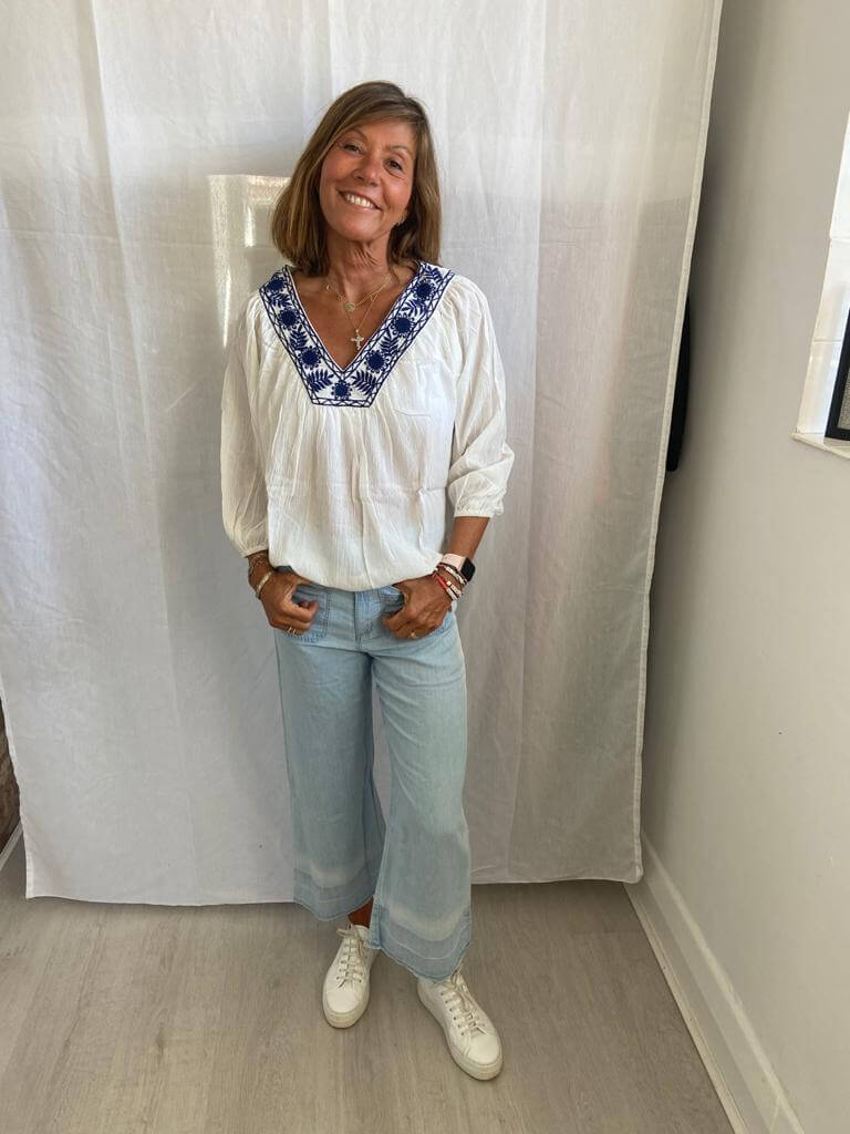 V Zaylee top in white, blue