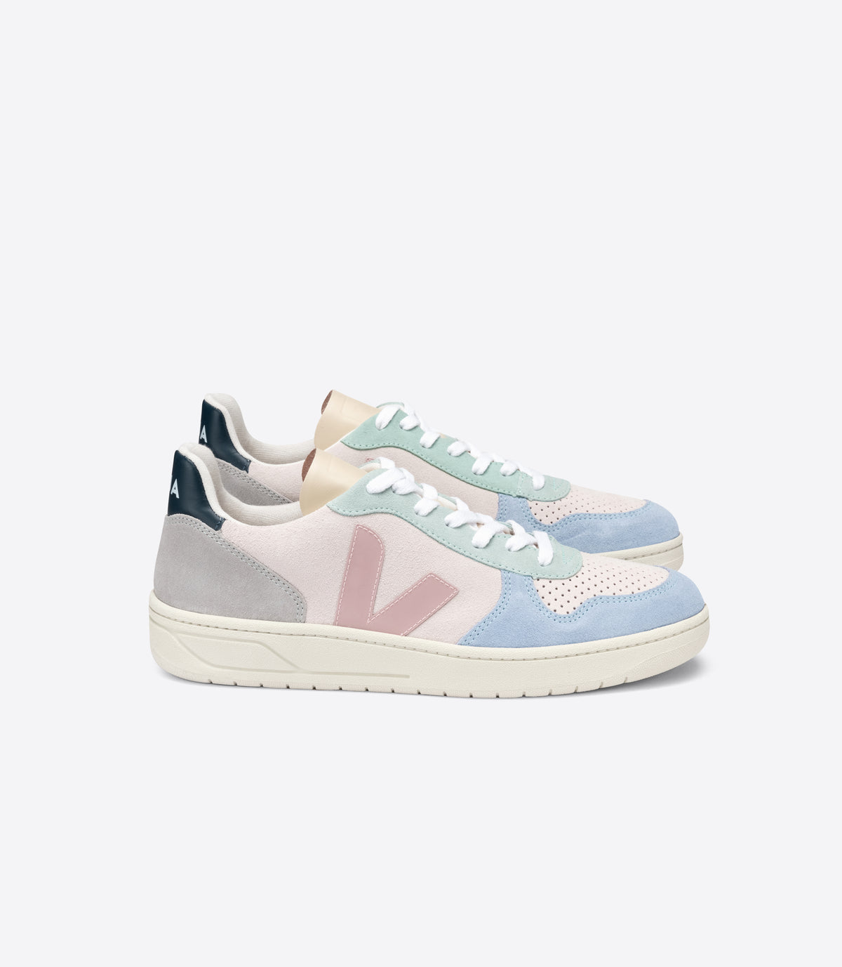 VEJA V-10 Suede in Multi, Natural, Babe