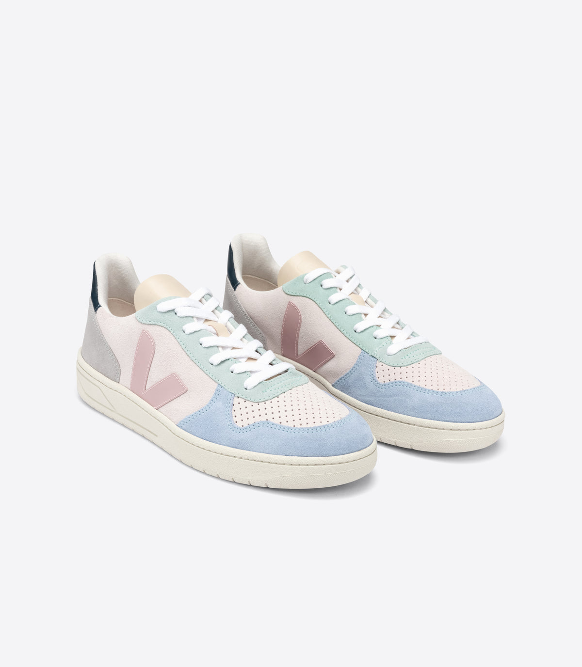 VEJA V-10 Suede in Multi, Natural, Babe