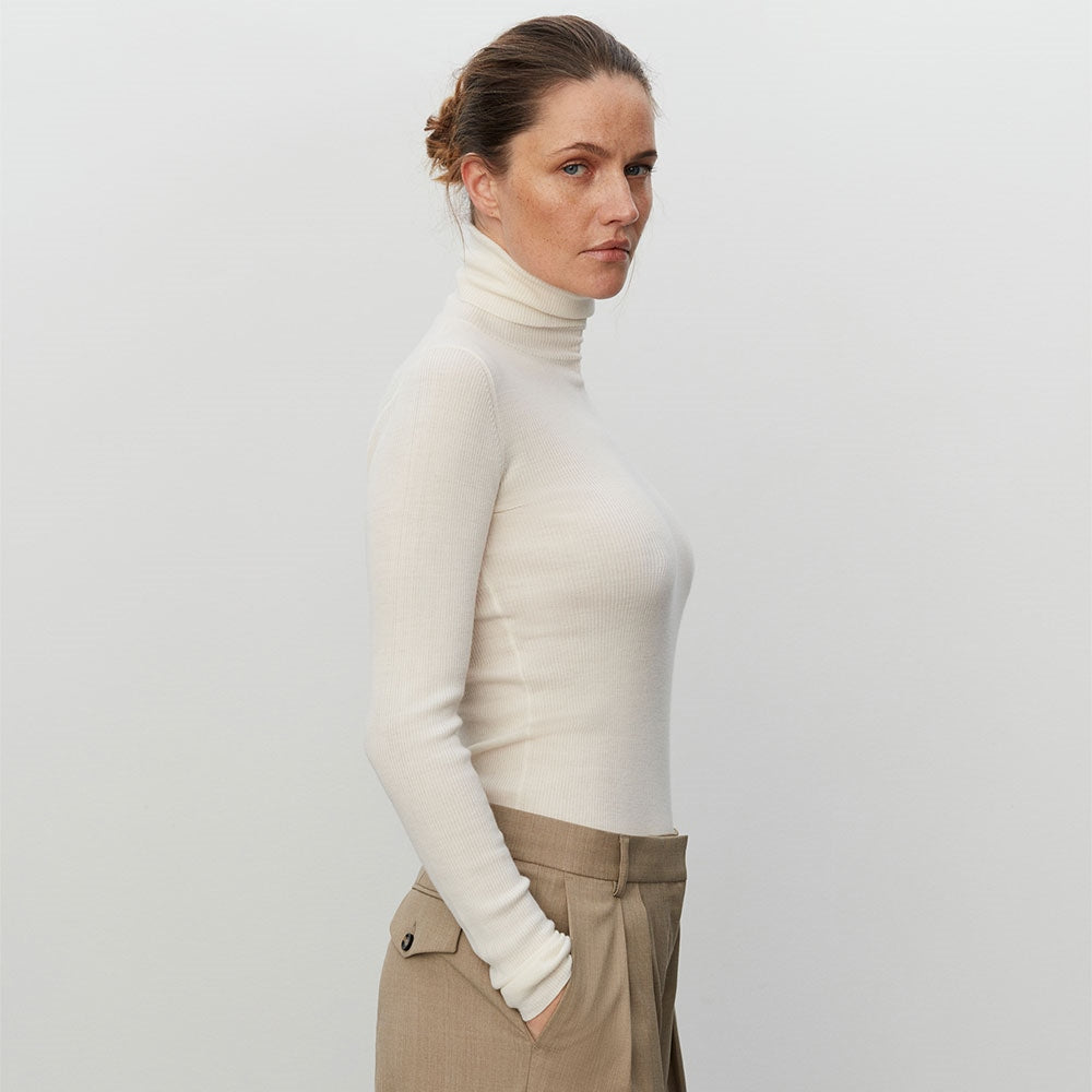 DAY Siena Roll Neck in Ivory