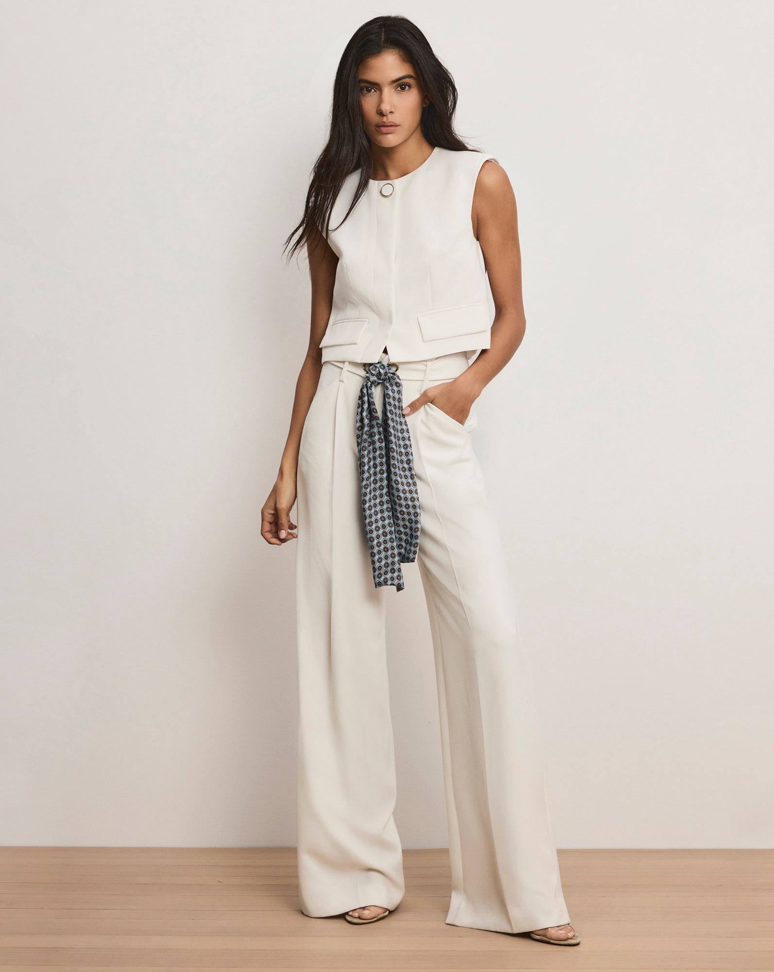 Veronica Beard Cliffwood Vest in Dove