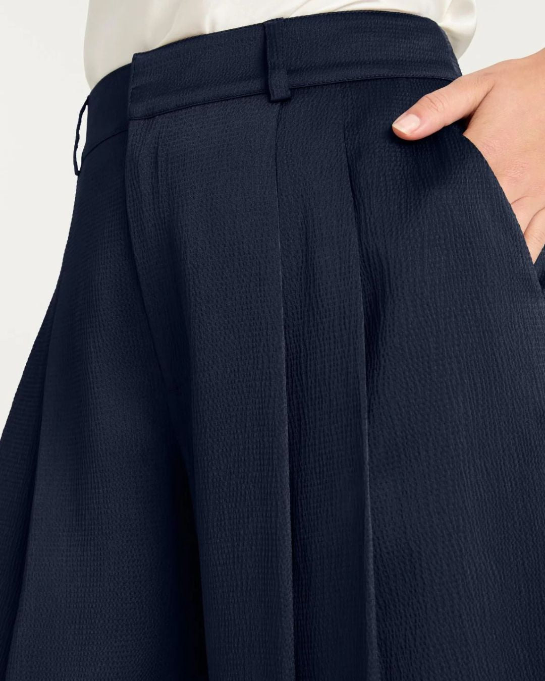 Cinq à Sept Marne Trouser in Navy
