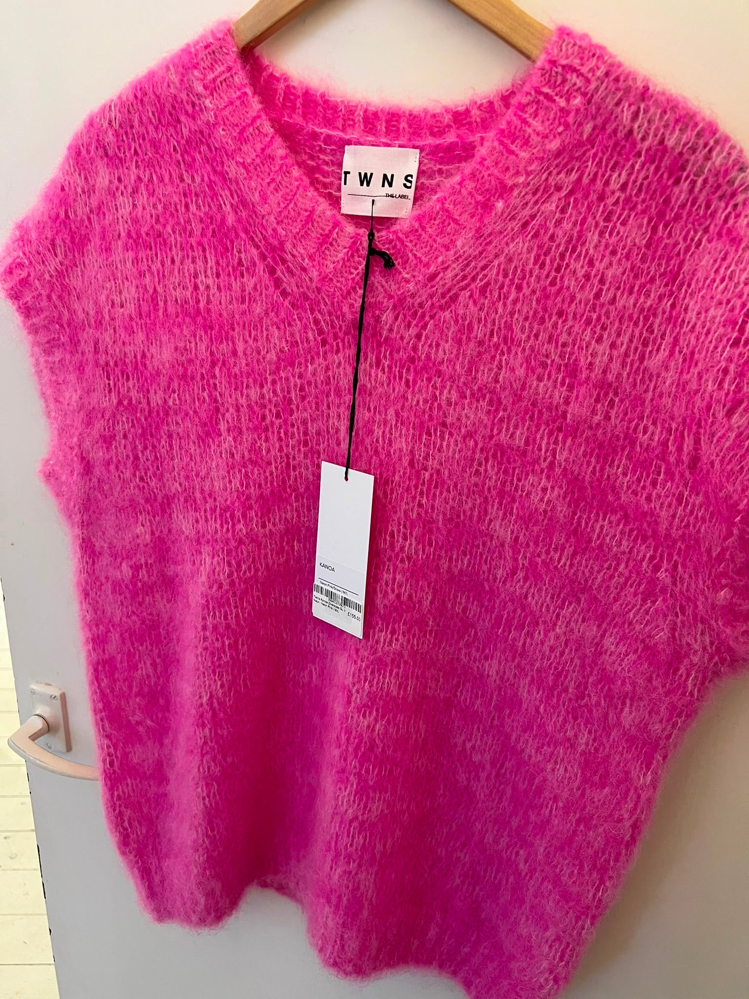 Twins Kanoa Oversizes SL V Neck - Neon Pink