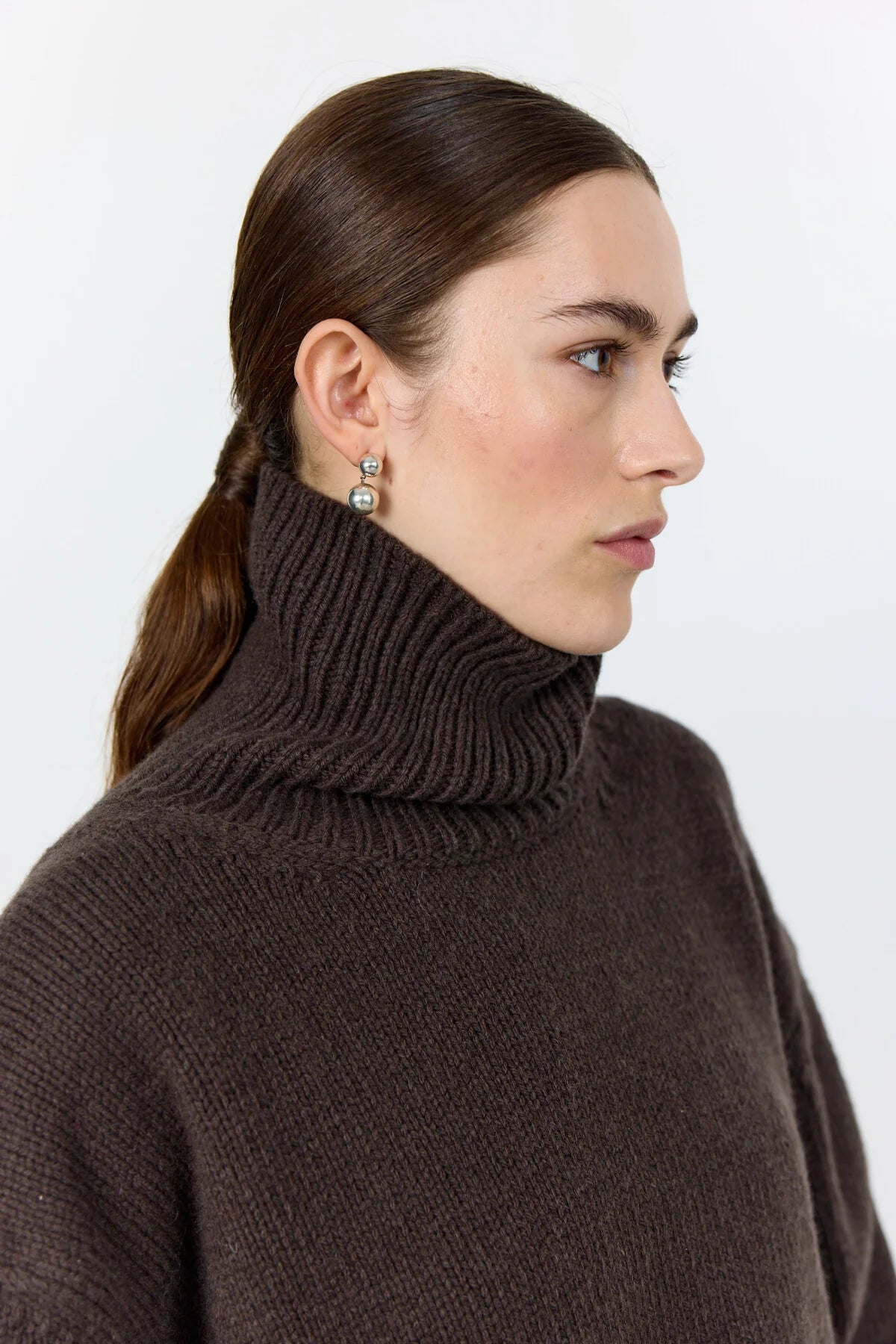 LR Perle Roll Neck in Coffee