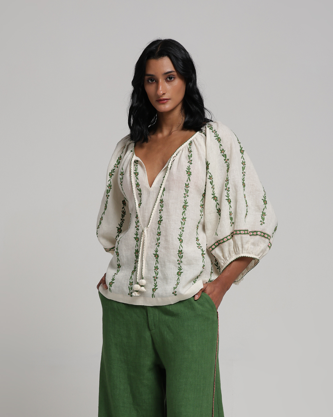 Viam Liliana Linen Blouse in Green