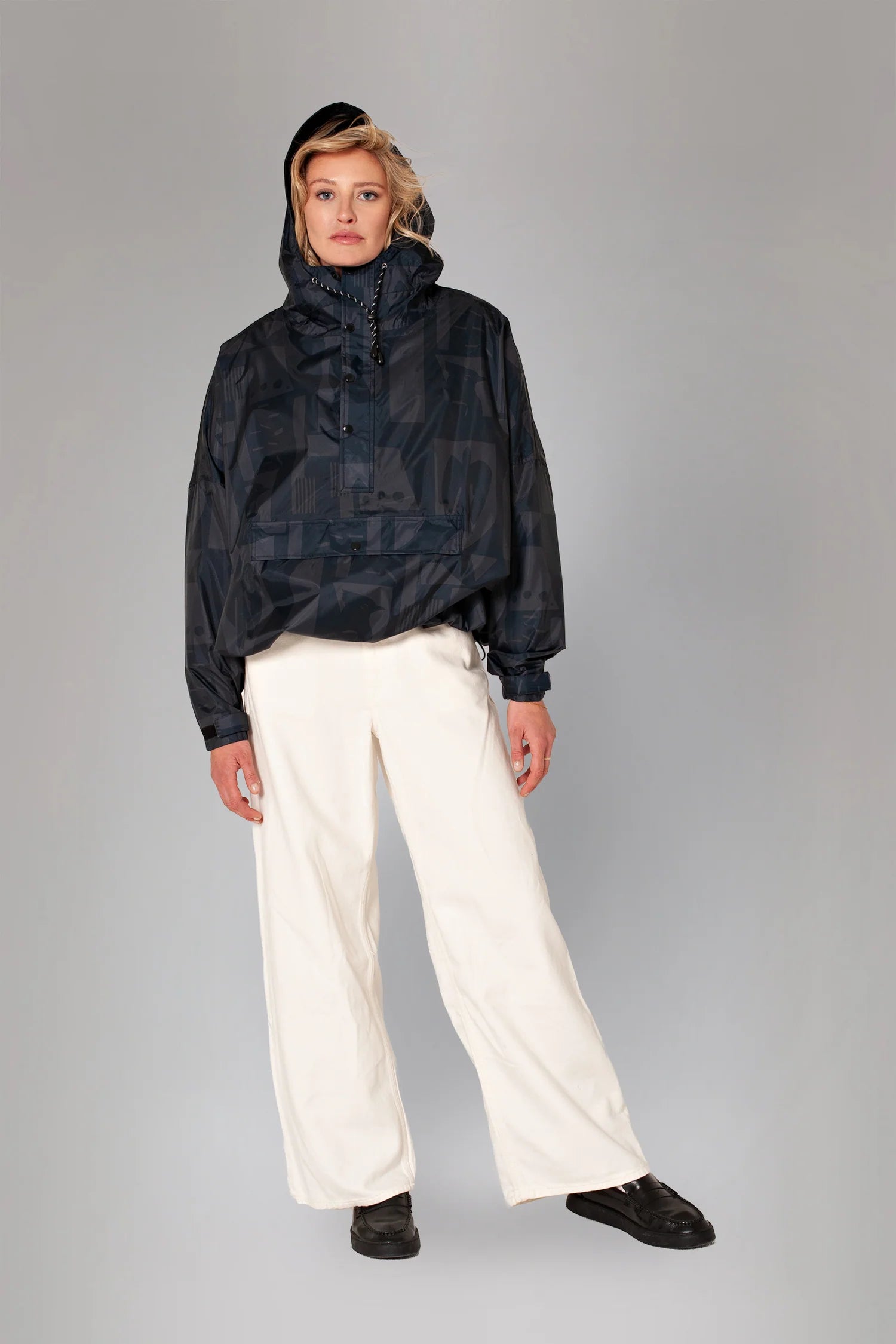Rainkiss Anorak  in Back to Black