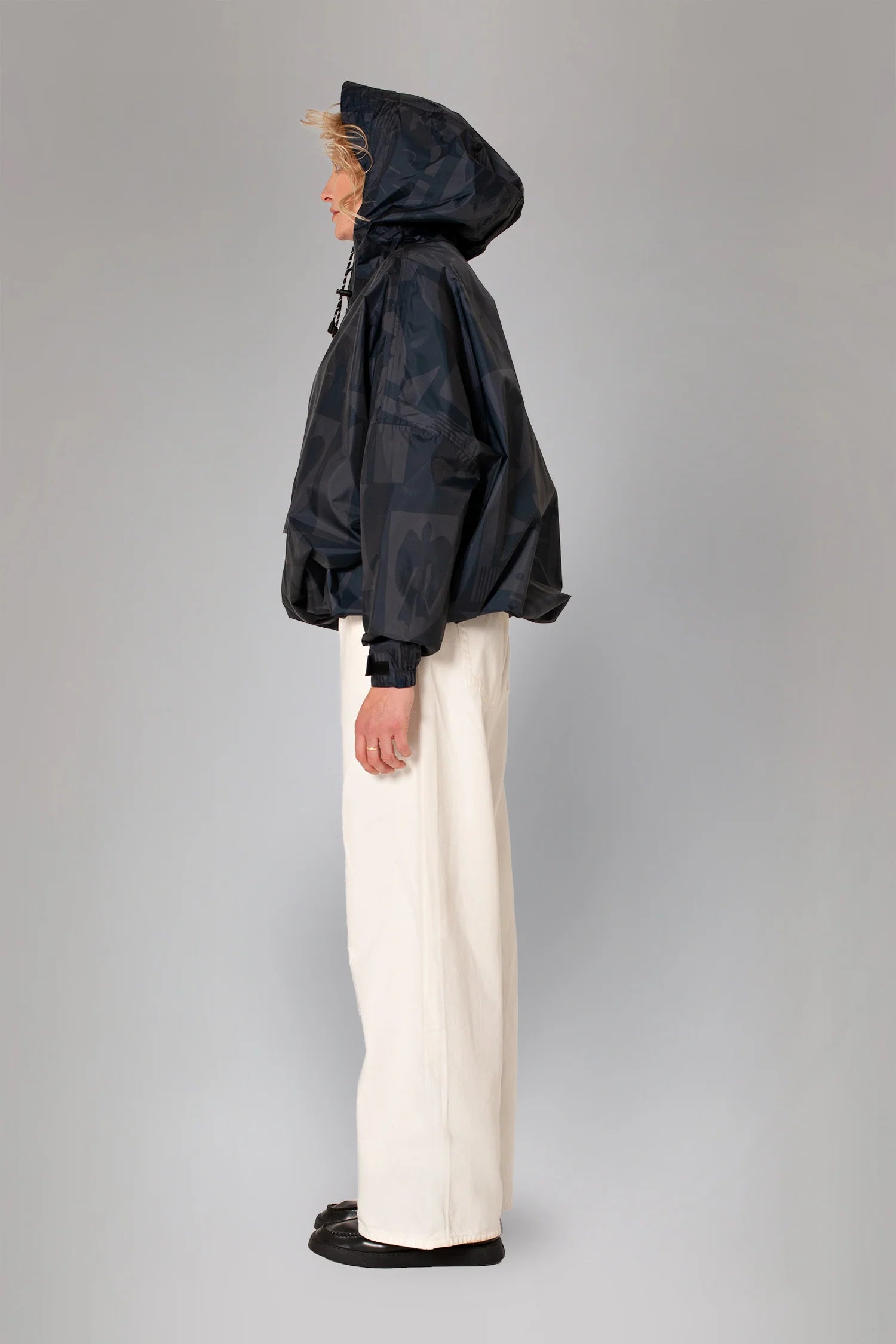Rainkiss Anorak  in Back to Black