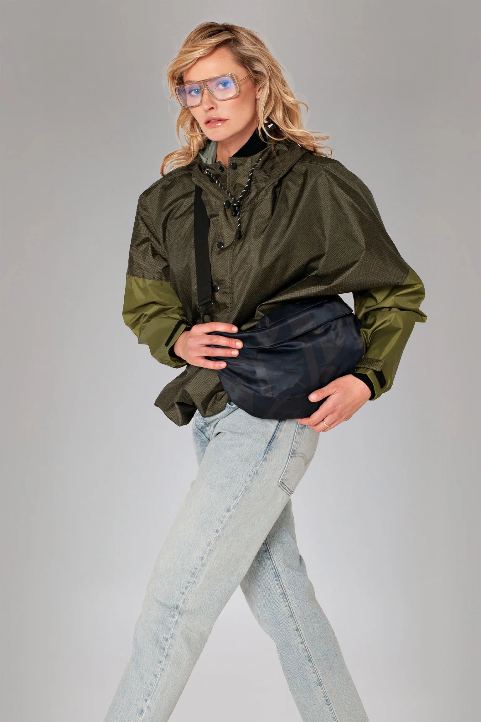 Rainkiss Waterproof Crossbody Bag in Back to Black