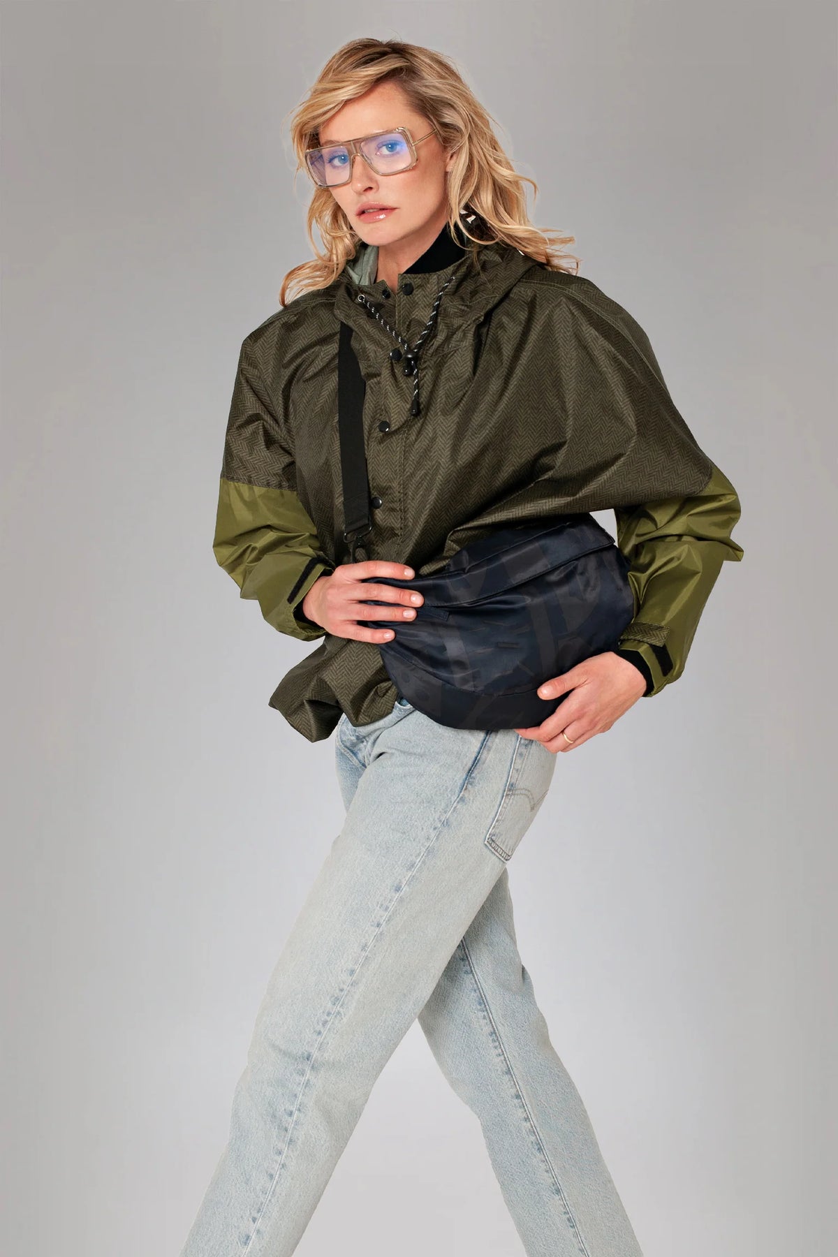 Rainkiss Waterproof Crossbody Bag in Back to Black