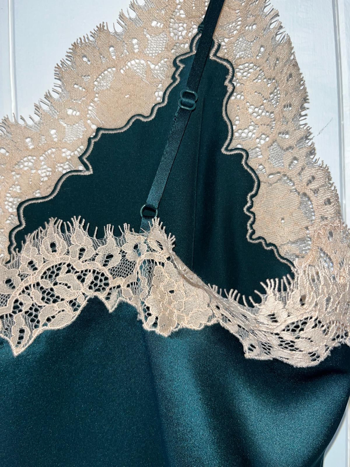 DÔEN Kira Silk Lace-Trim Camisole - Scarab