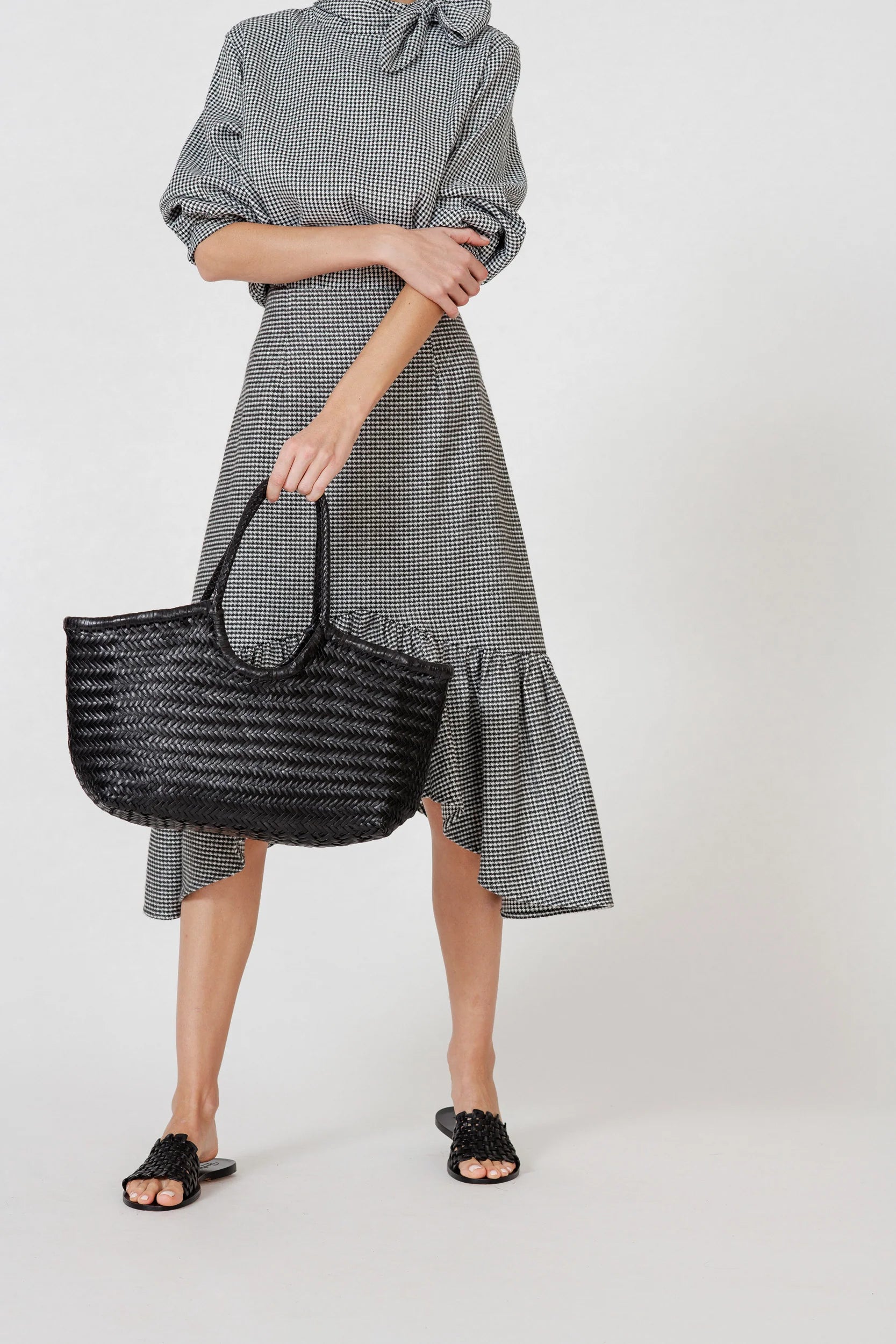 Dragon Diffusion Nantucket Big Basket in Black