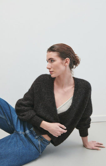 AV East Cardi in Charcoal Melange
