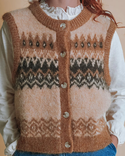 Emile & Ida Enoah Jacquard Knit Gilet – Beige Caramel