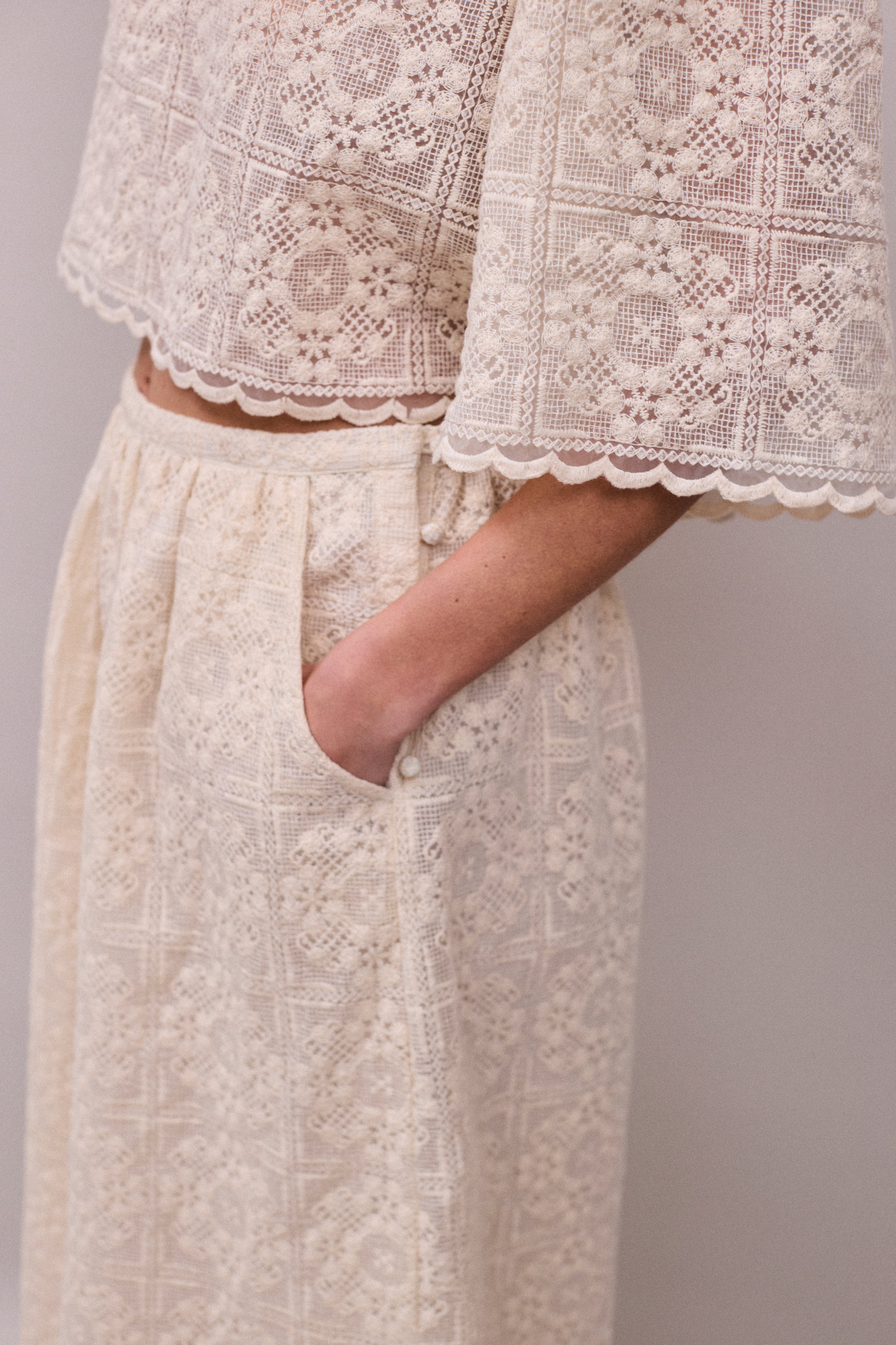 Faune Jean Skirt in Lace Flower Oyster