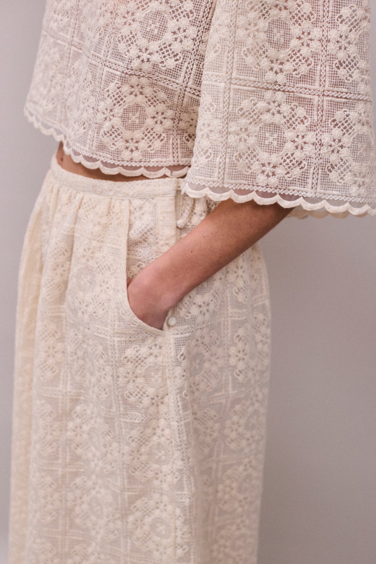 Faune Jean Skirt in Lace Flower Oyster