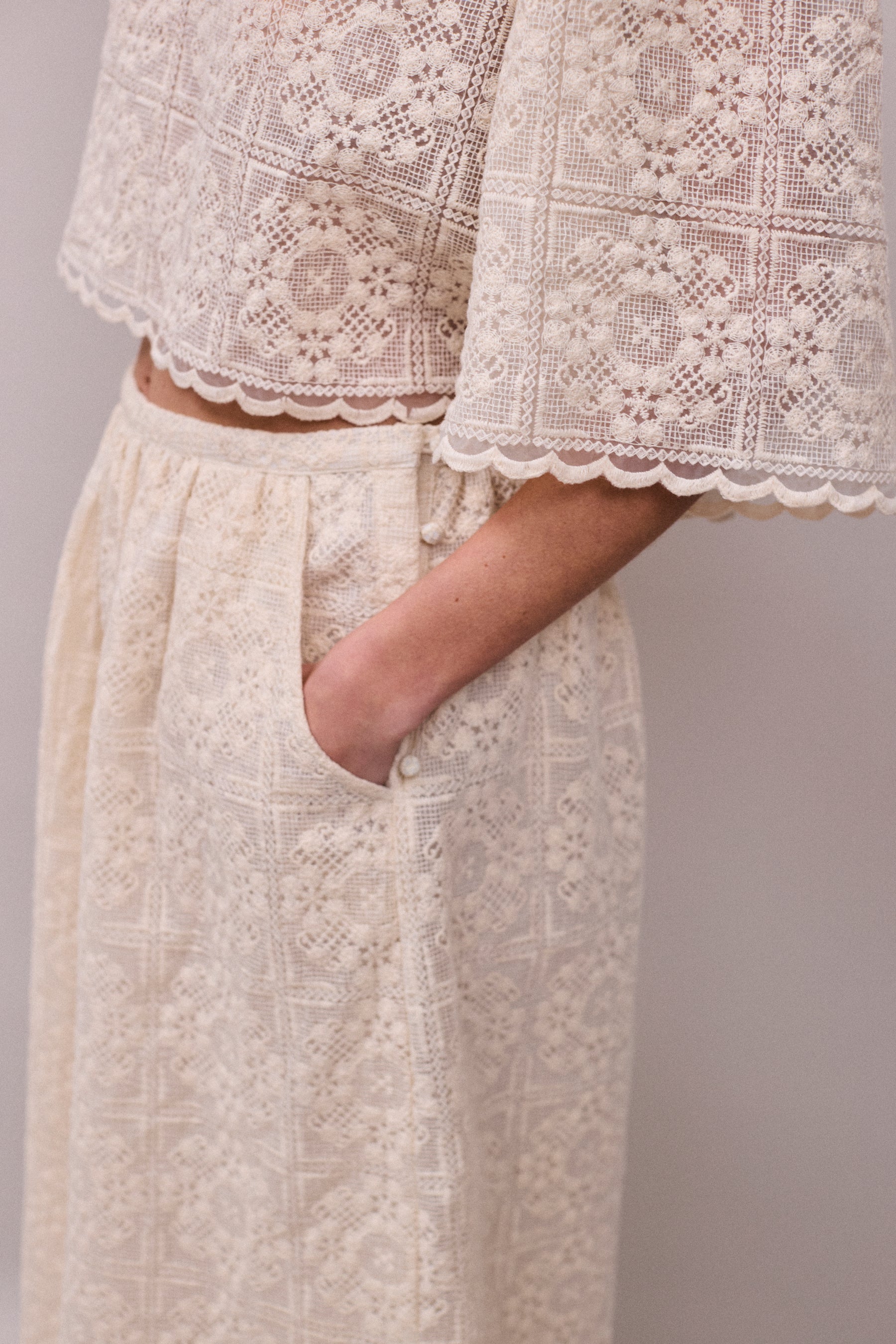 Faune Jean Skirt in Lace Flower Oyster