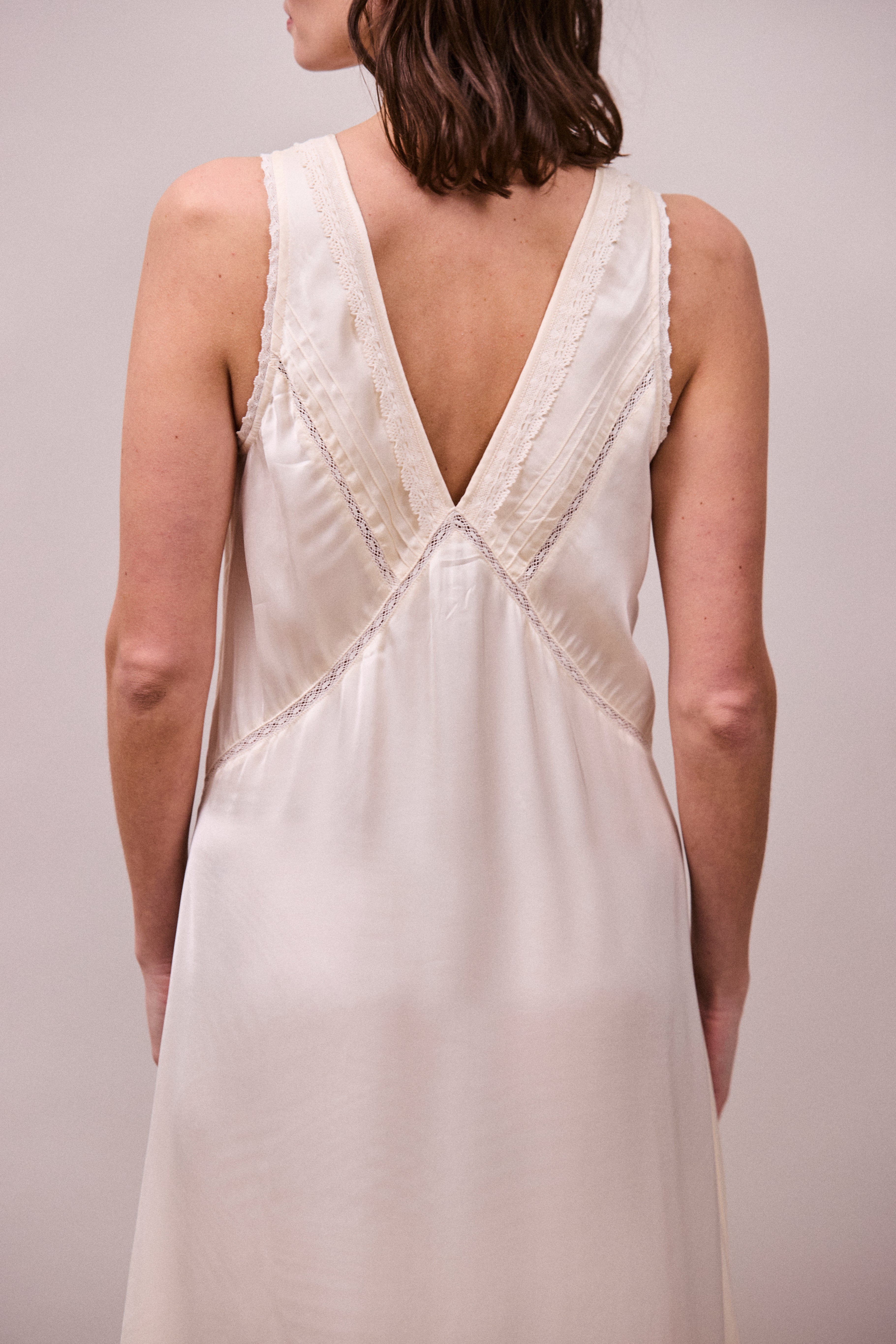 Faune Primrose in Oyster